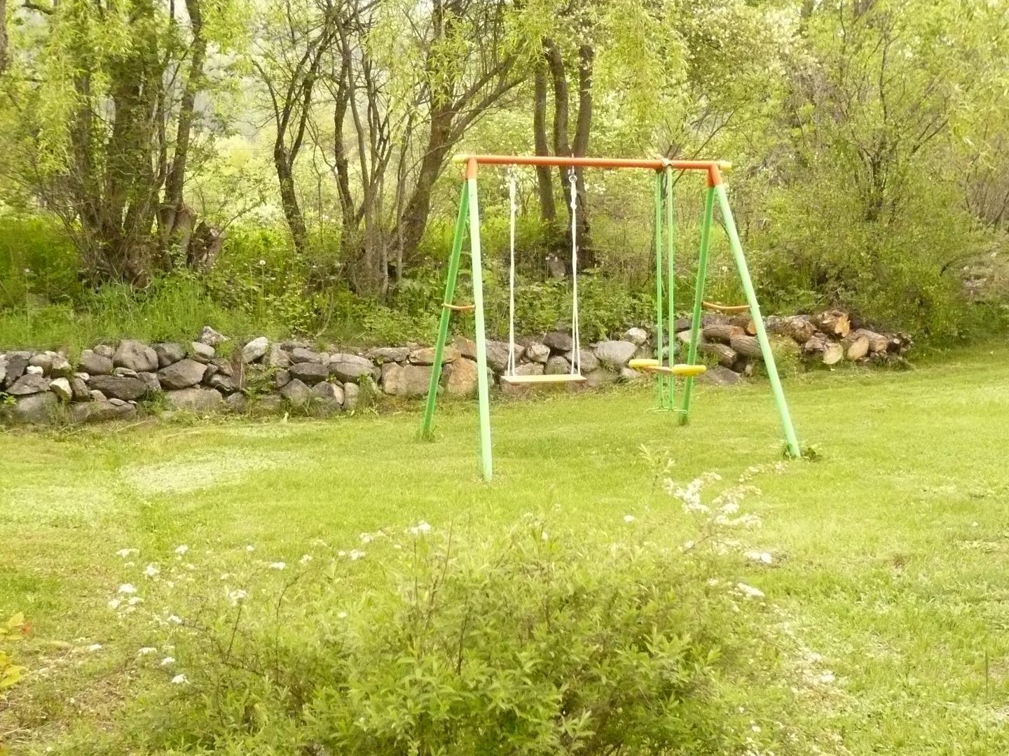 parc avec balançoire