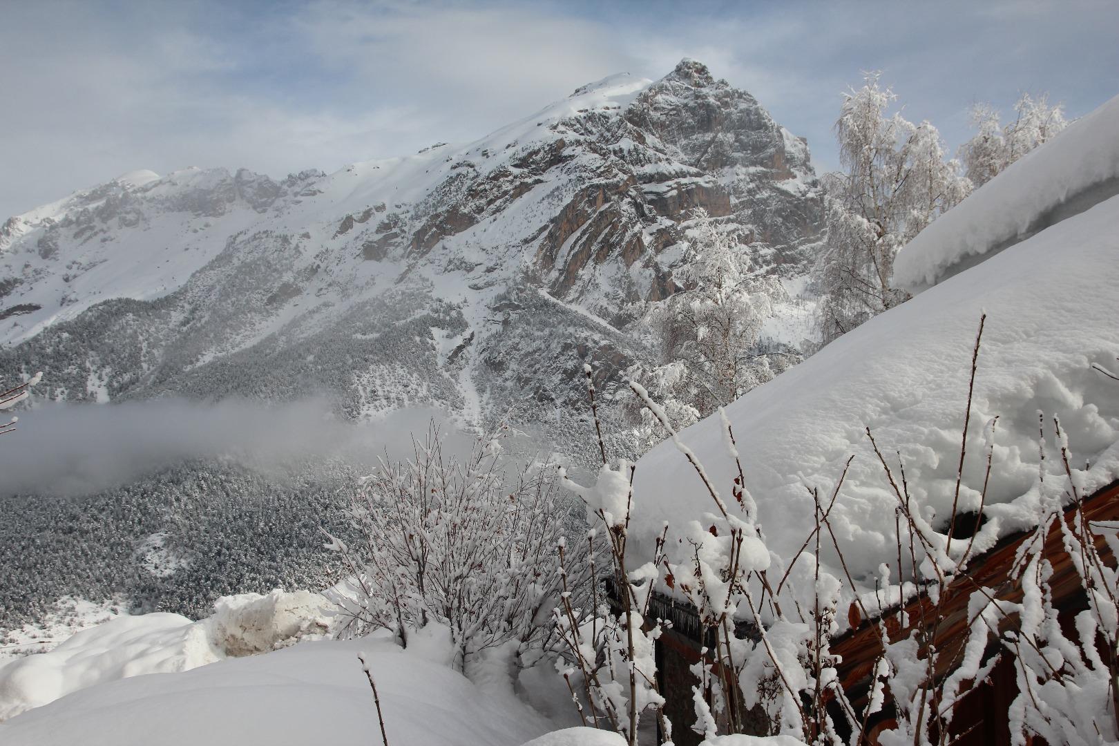 Vue depuis le coin salon, après une exceptionnelle chute de neige.