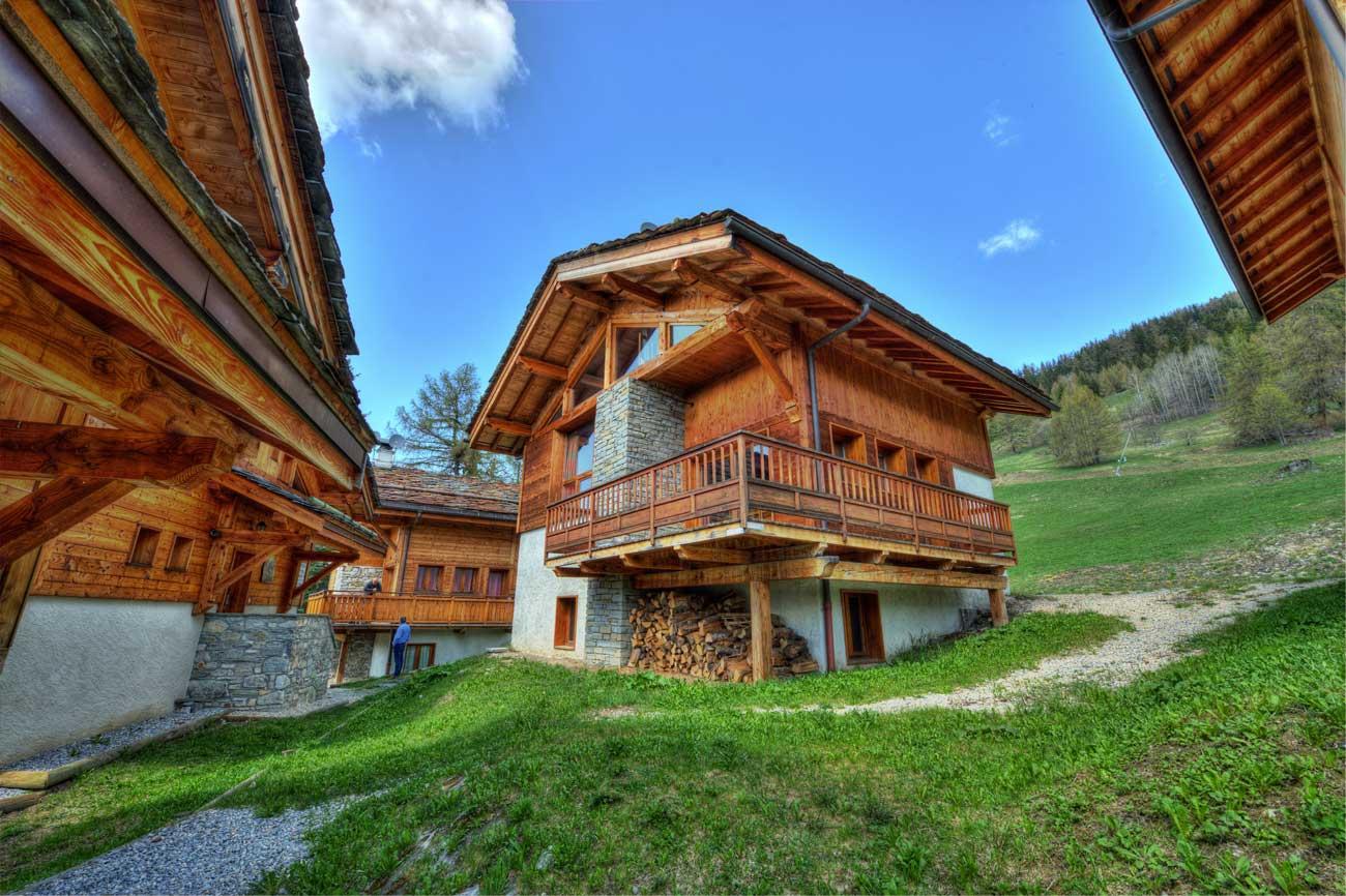 Chalets Hérisson à Plan-Peisey (altitude 1650m) 6 à 9 personnes 135m²