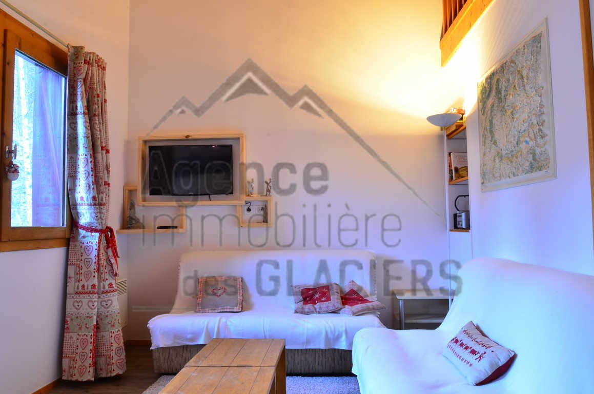 LES ROCHES