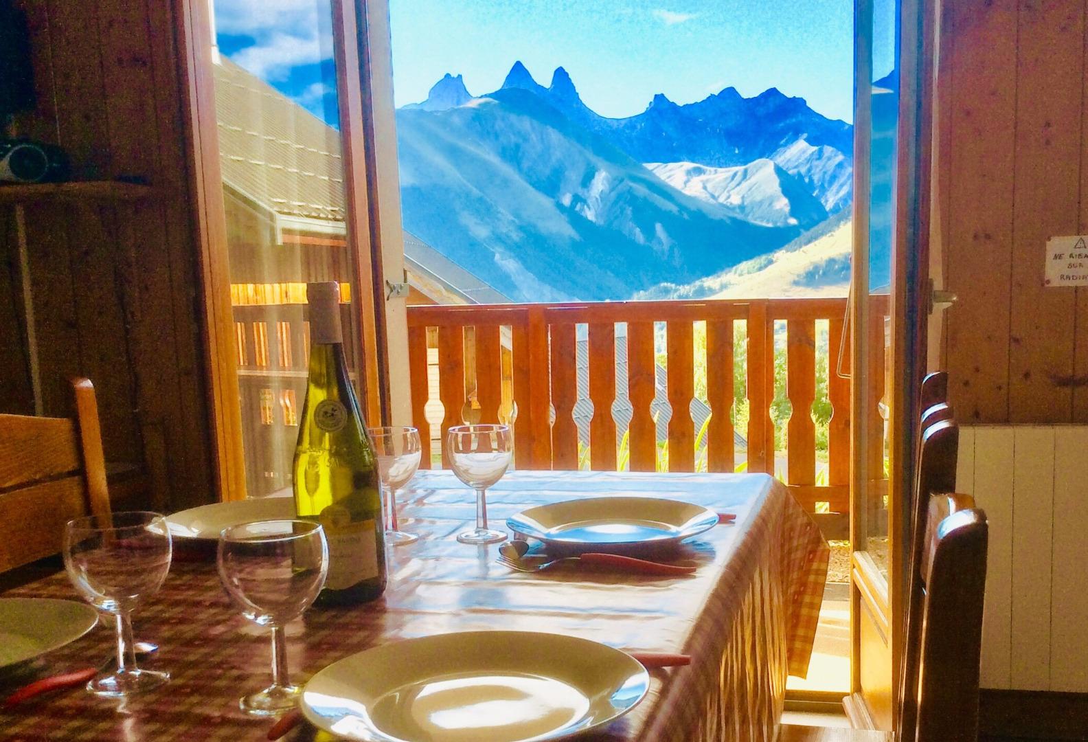 APPARTEMENT FACE aux AIGUILLES 2 étoiles