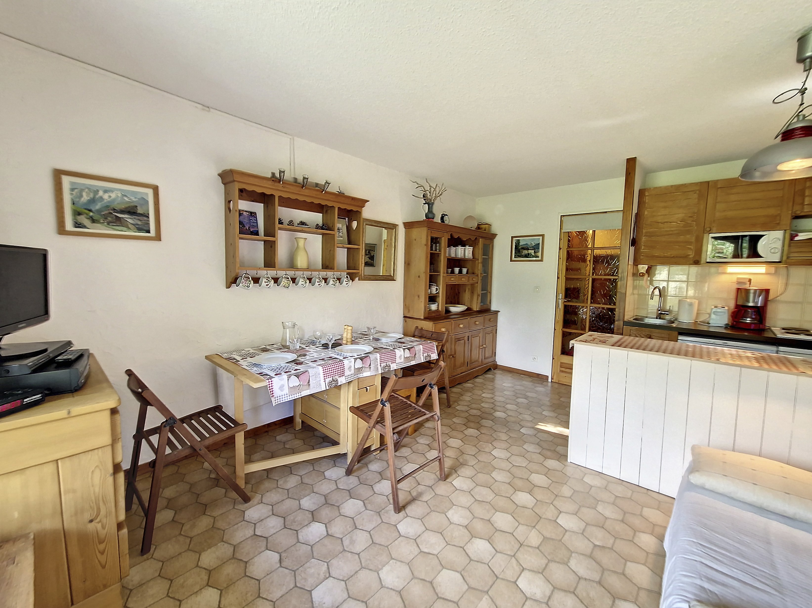 APPA ANEMONE 10 - VALLOUISE LA CASSE . Studio en rez de jardin ( 4 personnes = 2 adultes+ 2 enfants)