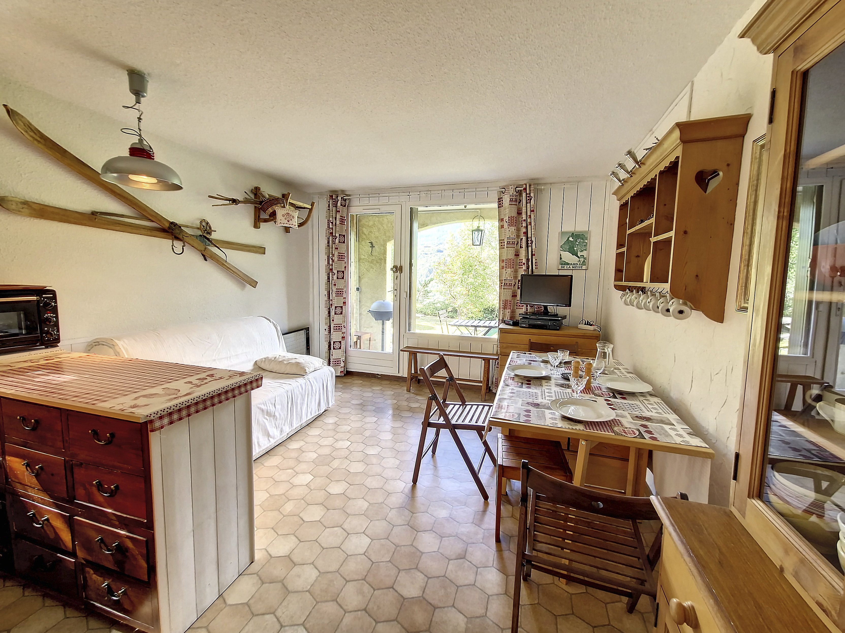 APPA ANEMONE 10 - VALLOUISE LA CASSE . Studio en rez de jardin ( 4 personnes = 2 adultes+ 2 enfants)