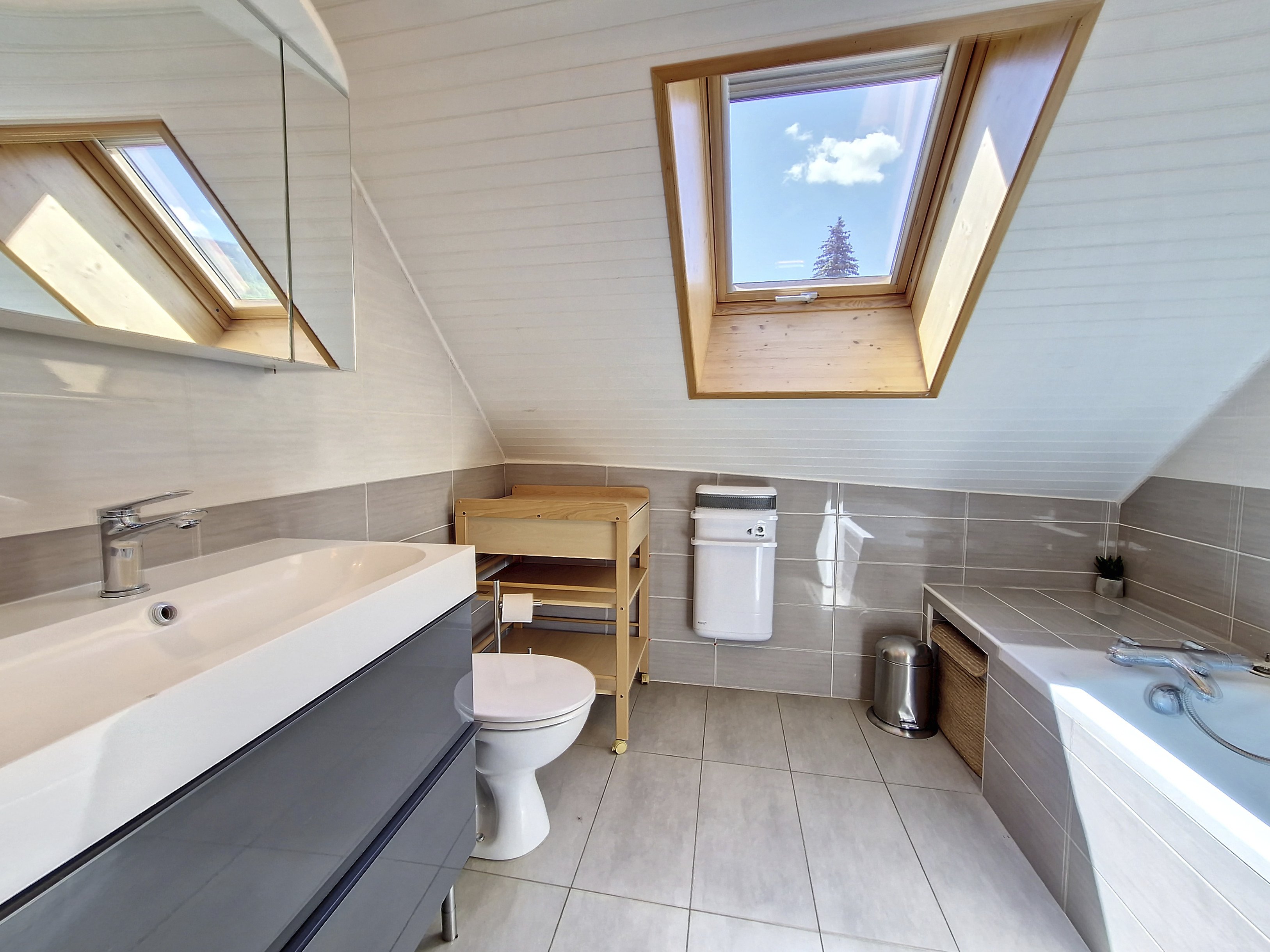 CHAL LE ROSIER - Superbe petite maison idéale avec des enfants !