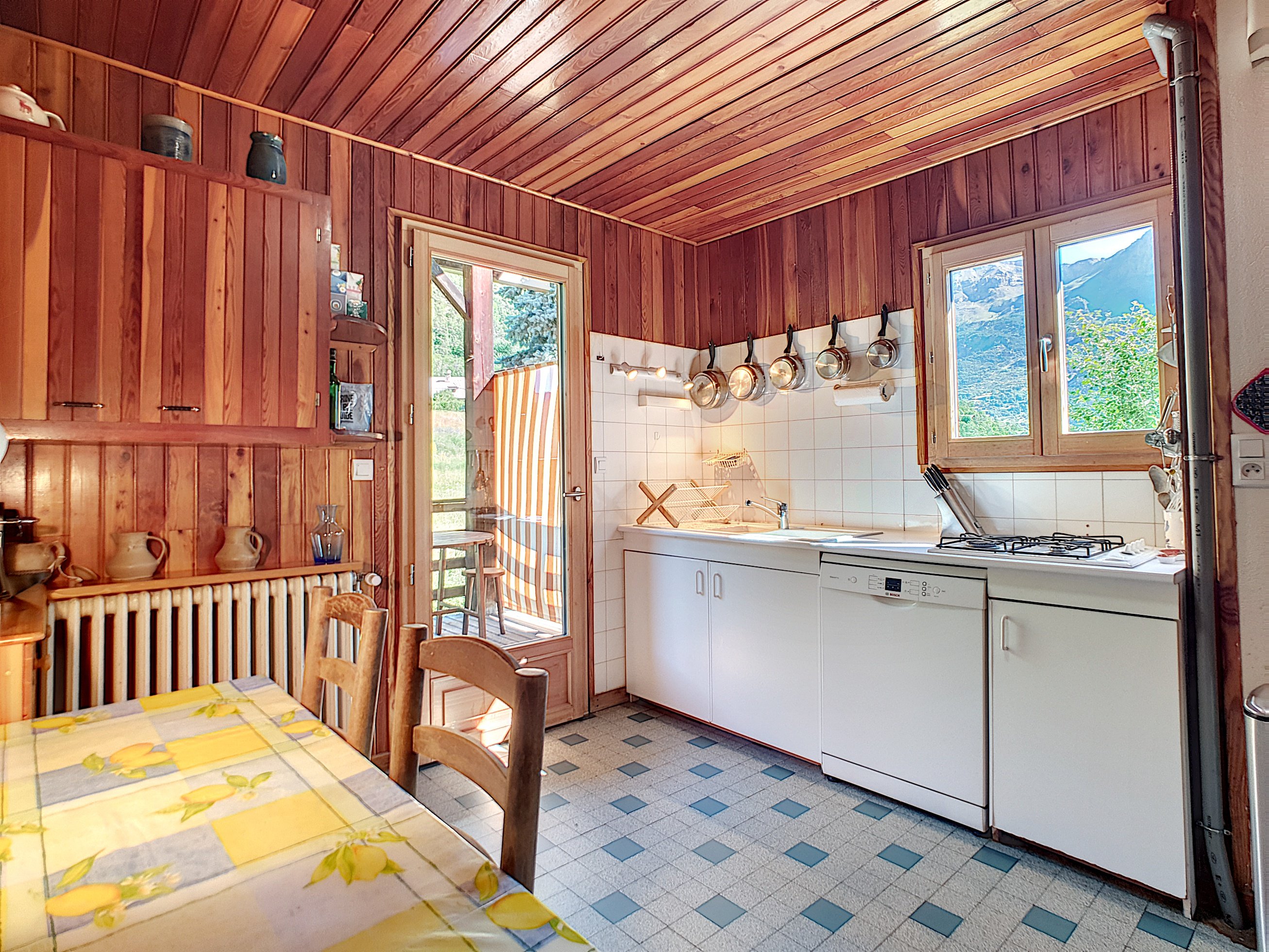 CHAL LES TROLLS - VALLOUISE. Chalet dans un environnement idyllique.