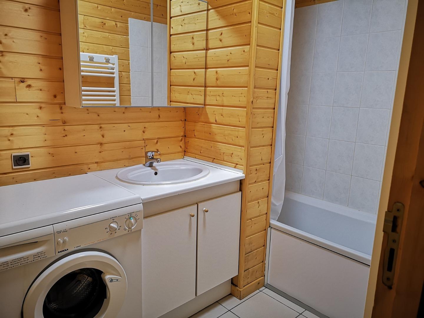 RDC DE CHALET 55m² - Pied des Pistes & Télésiège Fontettes - Ambiance Cosy Bois - 6 pers. - Parking inclus