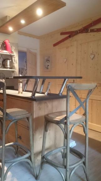 Location Appartement en chalet Appartement 10/12 personnes dans chalet, skis aux pieds !