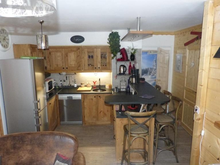 Location Appartement en chalet Appartement 10/12 personnes dans chalet, skis aux pieds !