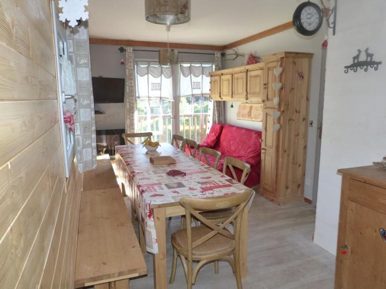 Location Appartement en chalet Appartement 10/12 personnes dans chalet, skis aux pieds !