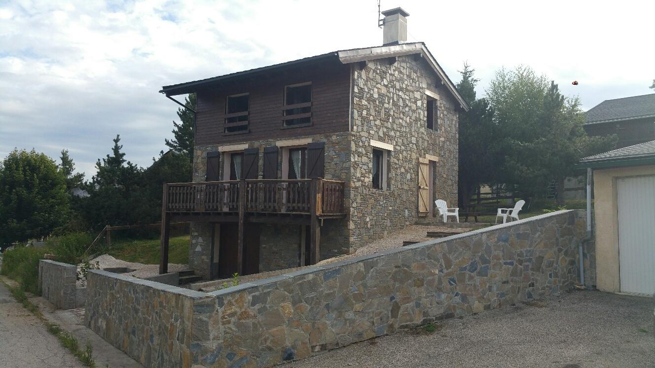 Chalet traditionnel en station