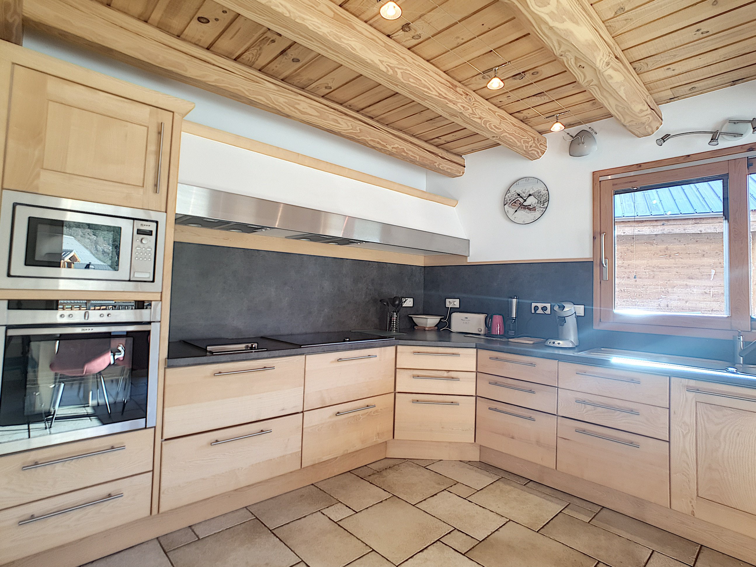 CHALET JULIE- Très beau chalet à proximité du centre du village de Vallouise