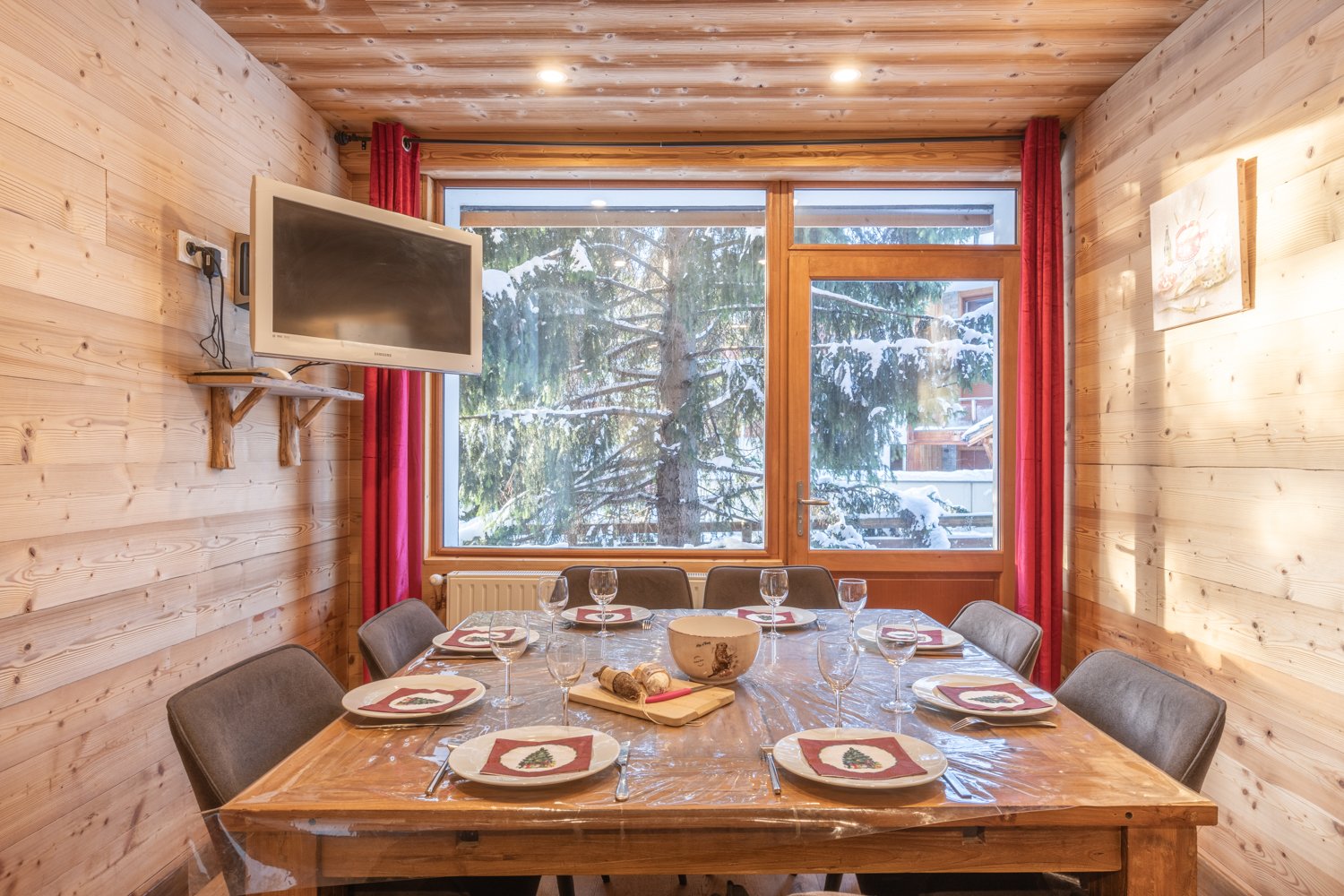 Chalet alpe d'huez à 1850 m 8 p- 3 chambres-3 salle d'eau-local à ski