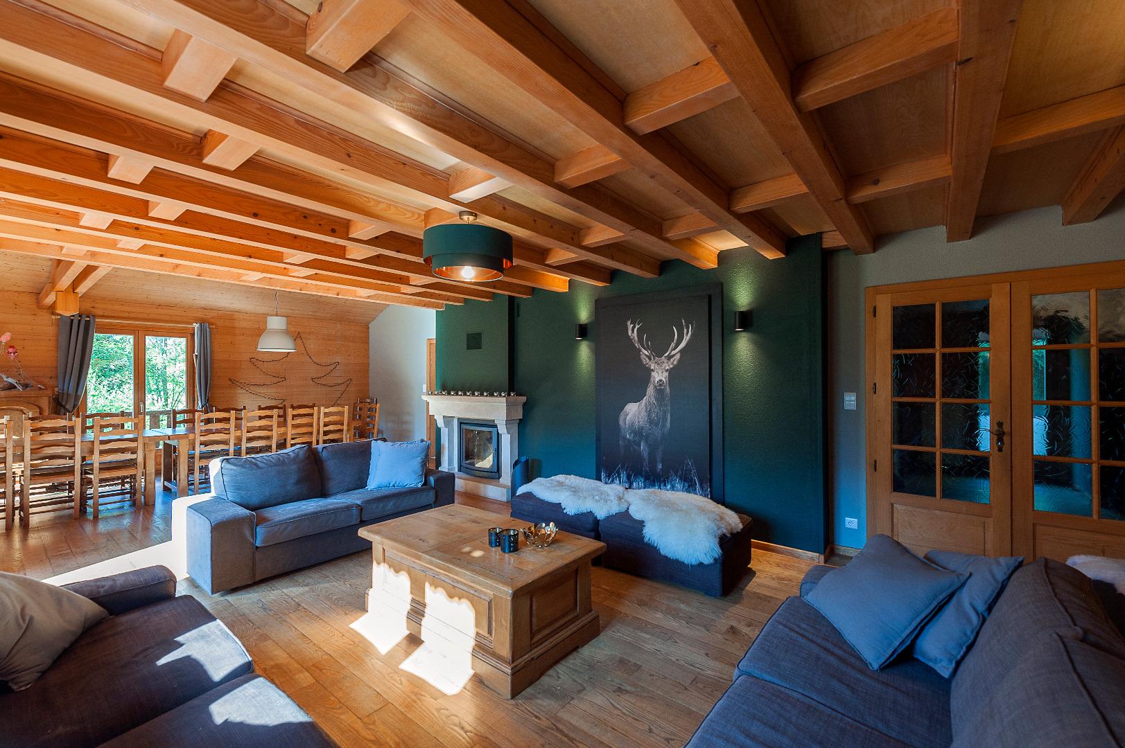 Chalet Family, Friends & Fools