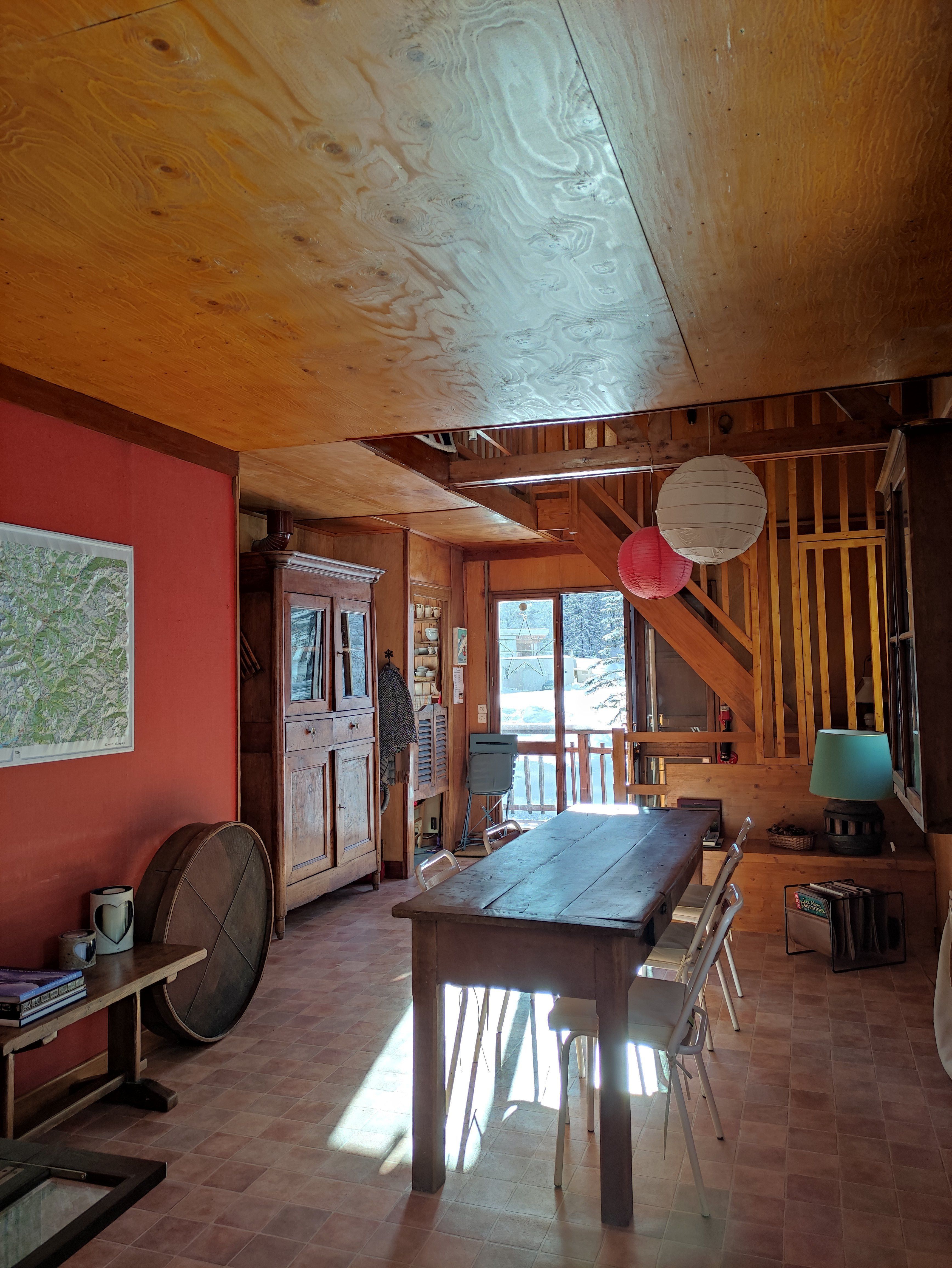 Le Moral (1860m) face aux pistes 