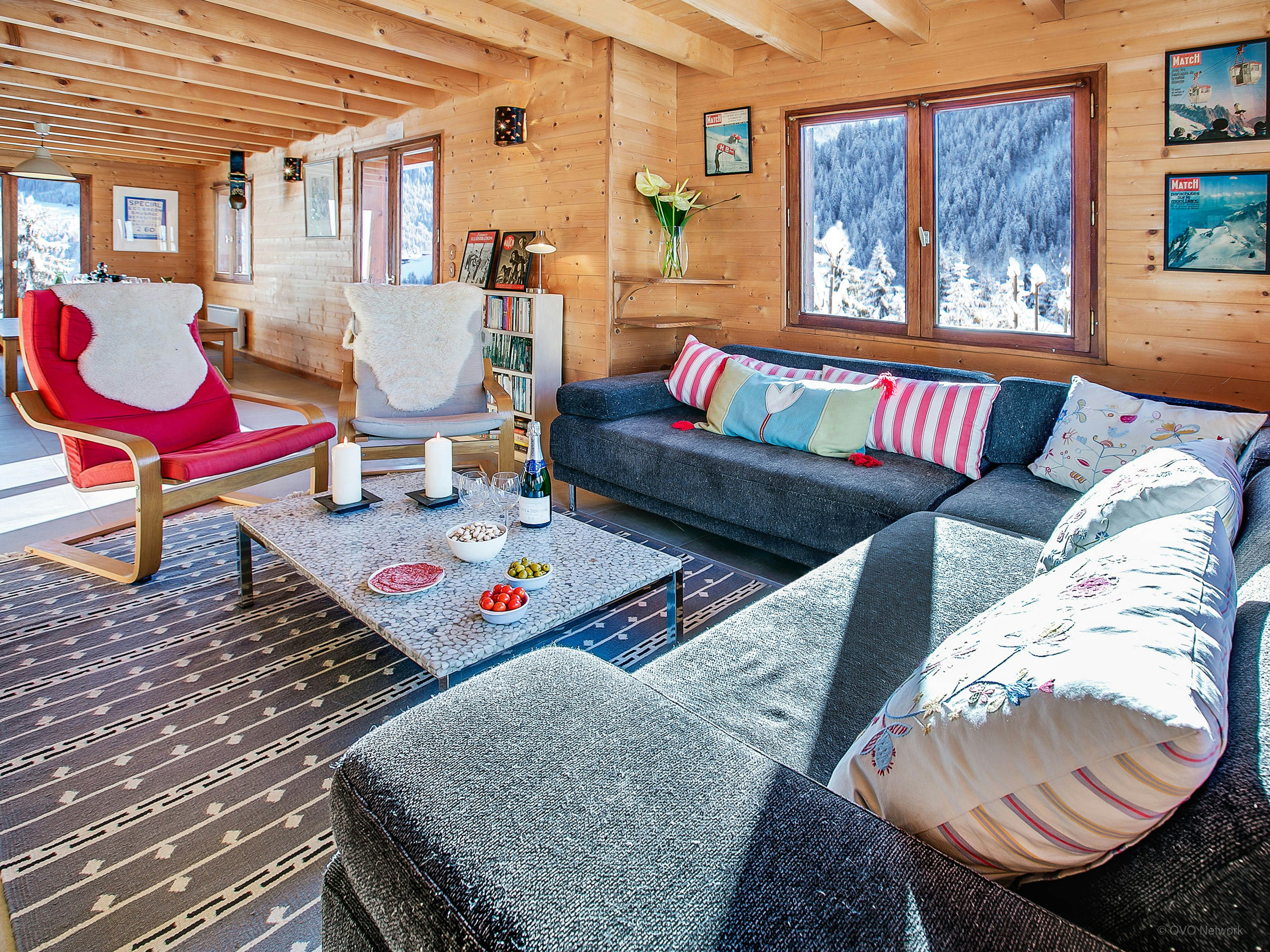 Séjour en nature avec vue panoramique et salle de jeux
