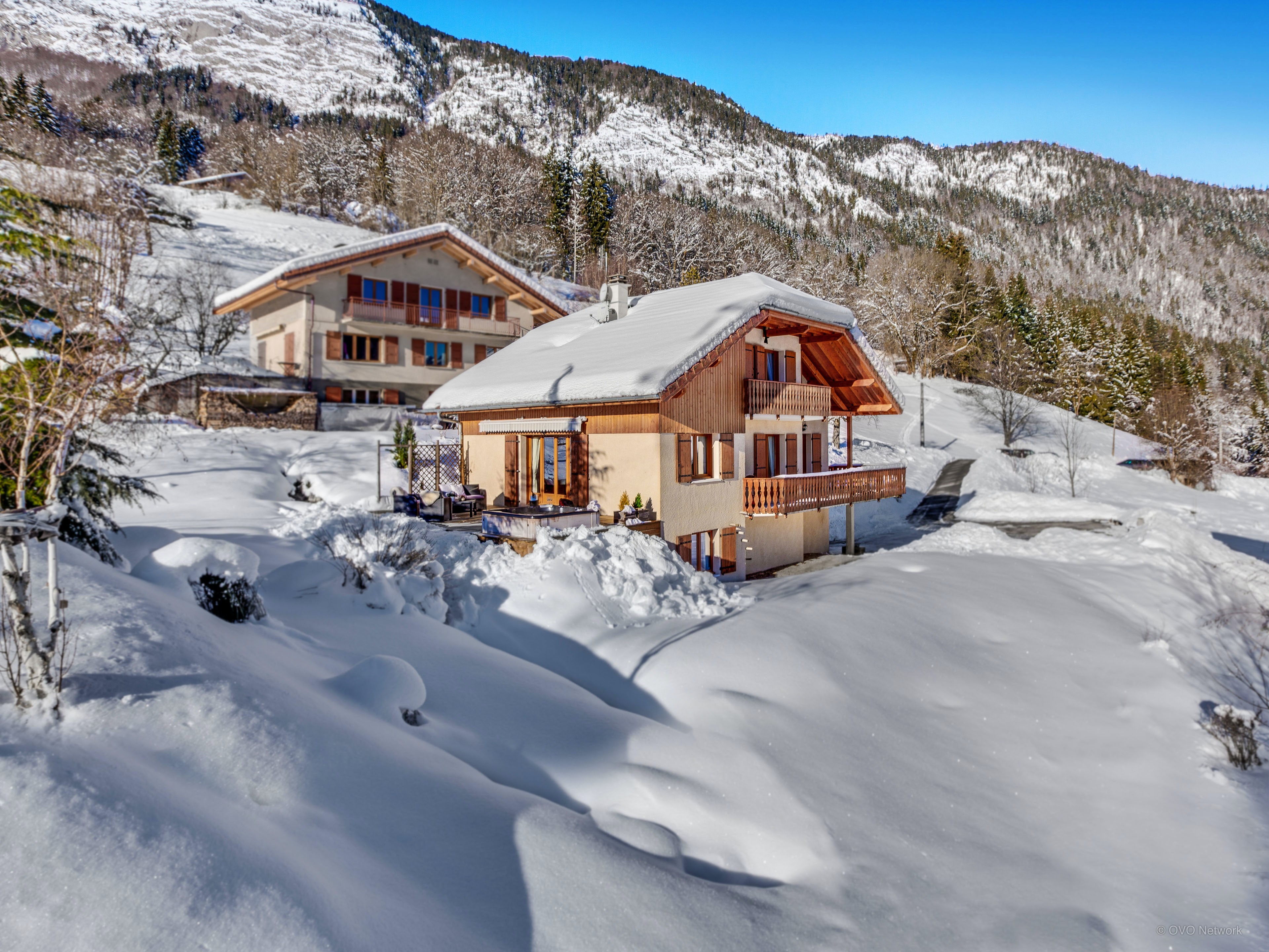 Vues imprenables et jacuzzi - pour 8