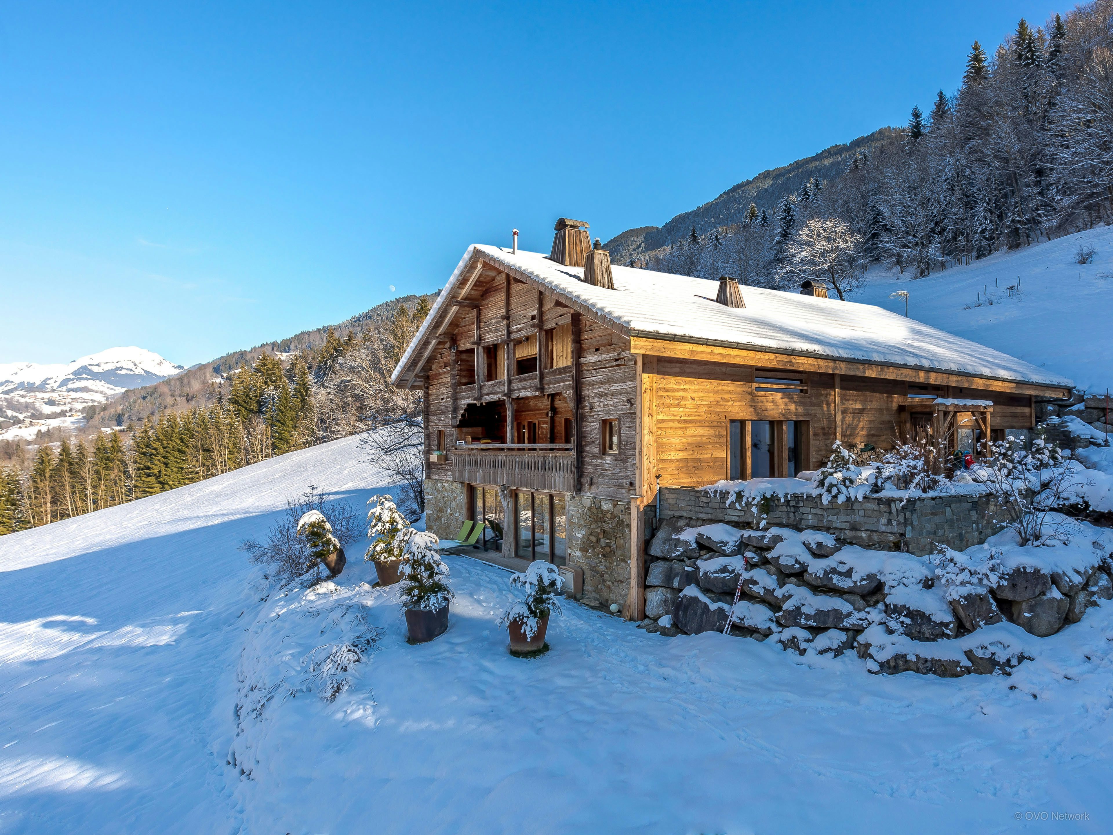 Séjour alpin tout luxe pour 15 - cinema, piscine et spa