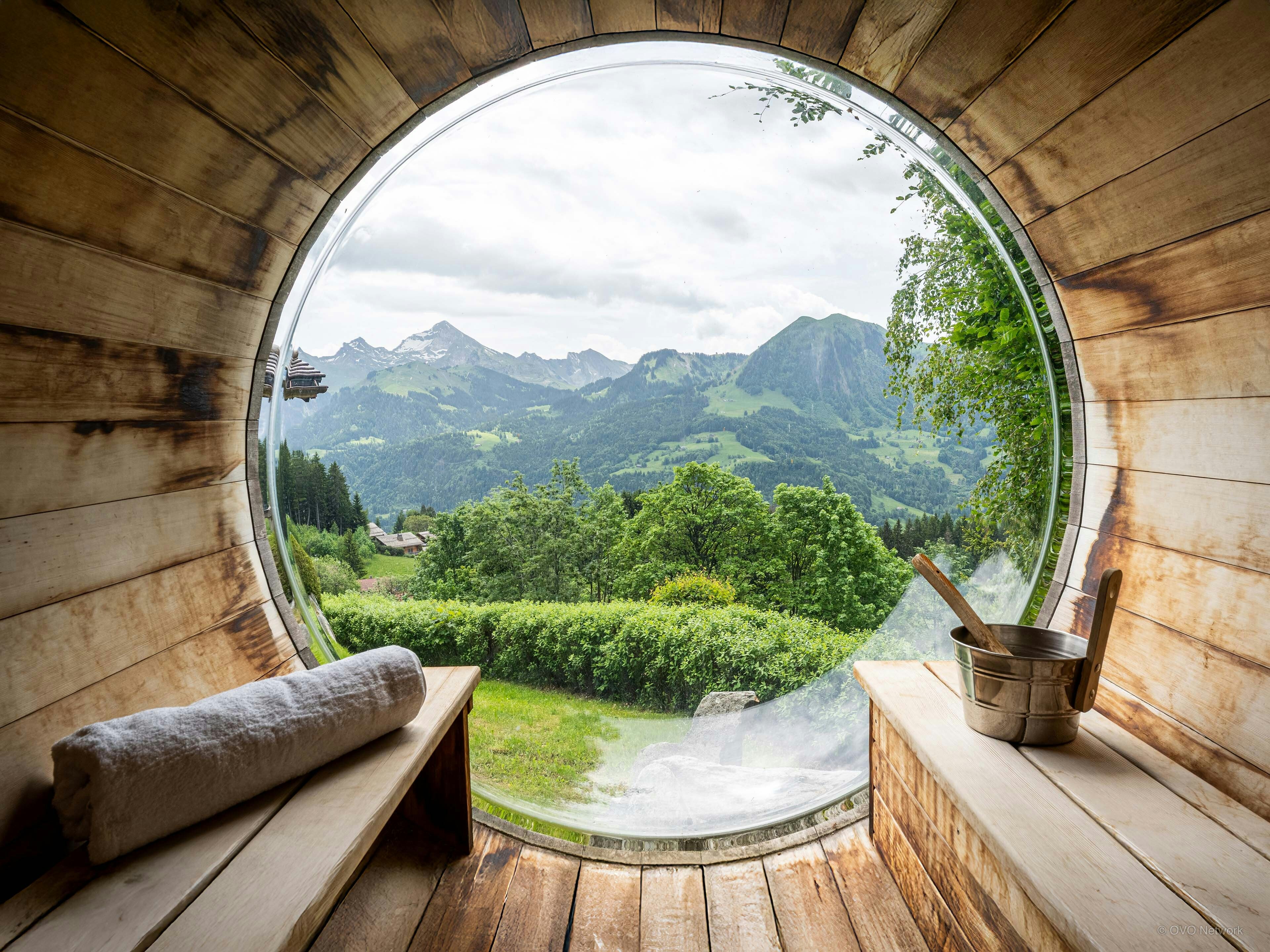 Jacuzzi, sauna, & grand jardin