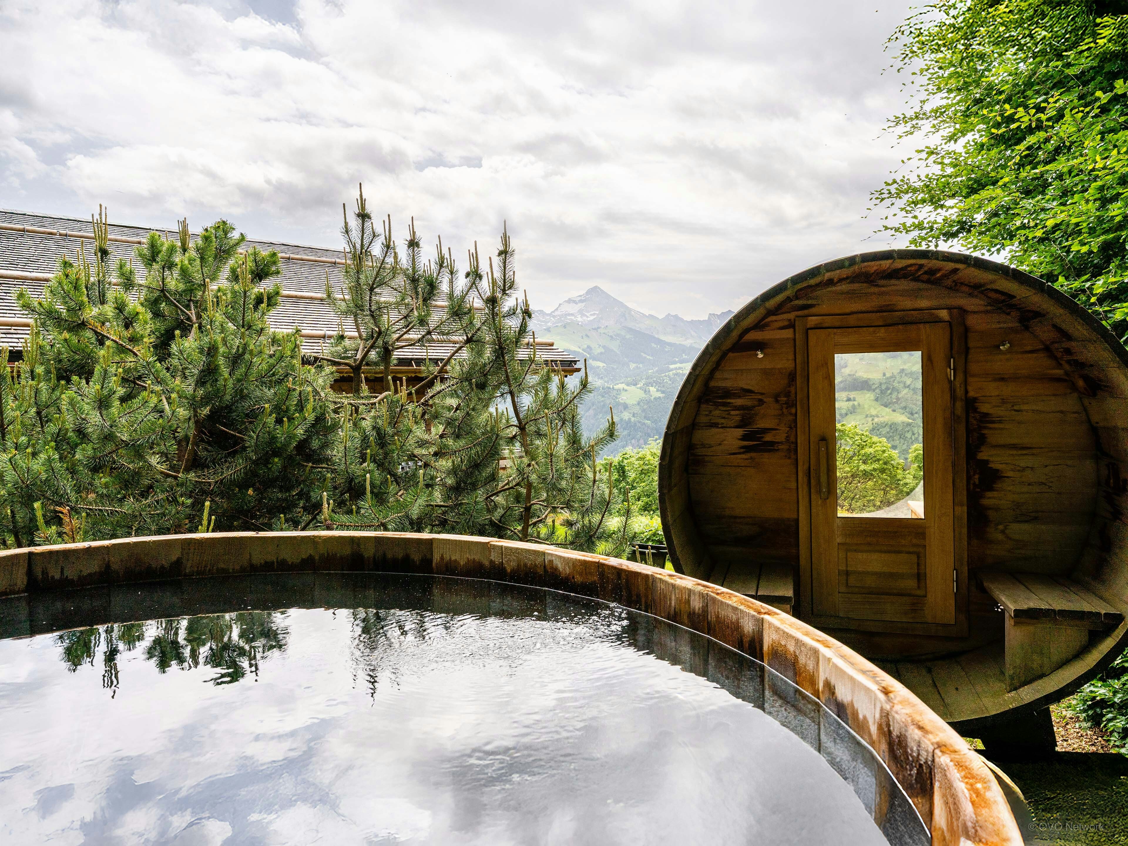 Jacuzzi, sauna, & grand jardin