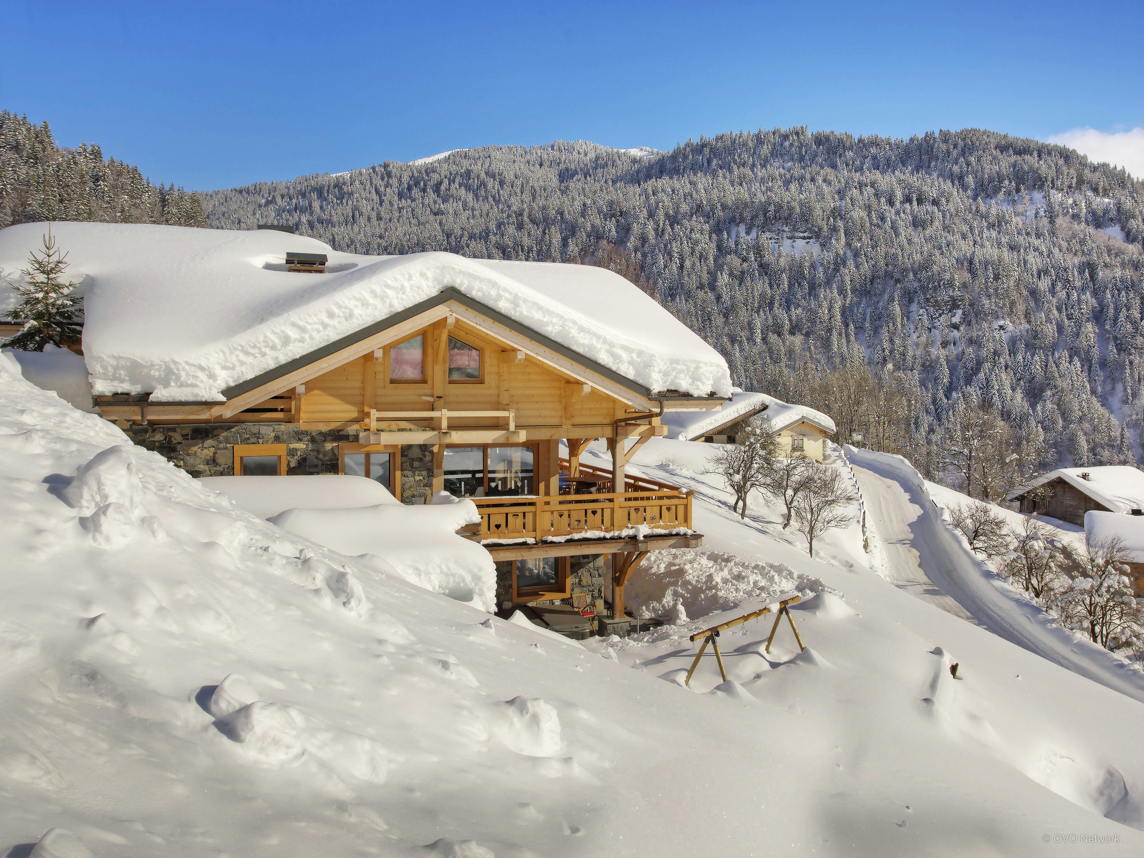 Skiez dans les alpes - jacuzzi