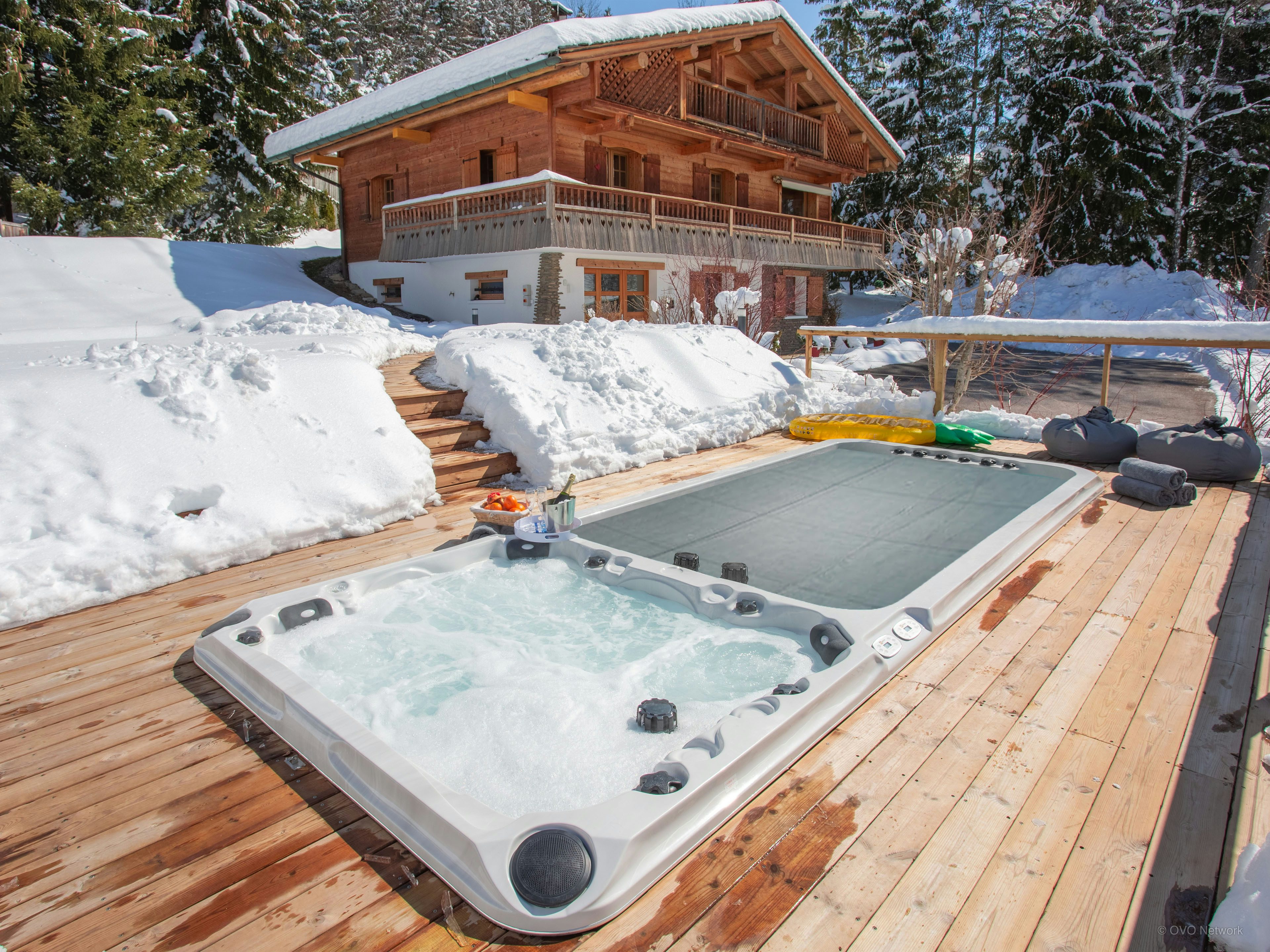 Chalet près des pistes, spa de nage (été), sauna, jacuzzi