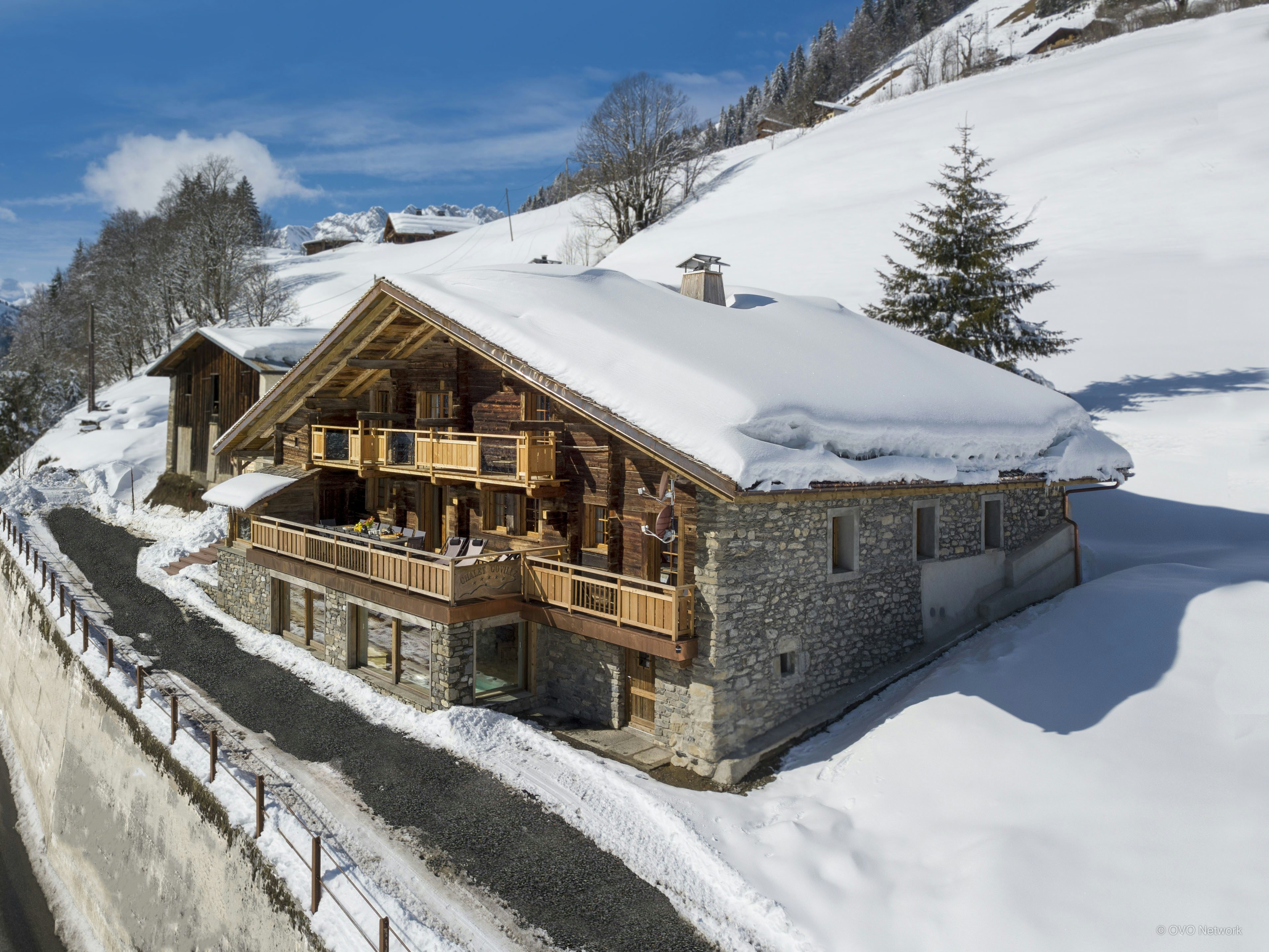 Séjour alpin avec sauna, jacuzzi et belle vue