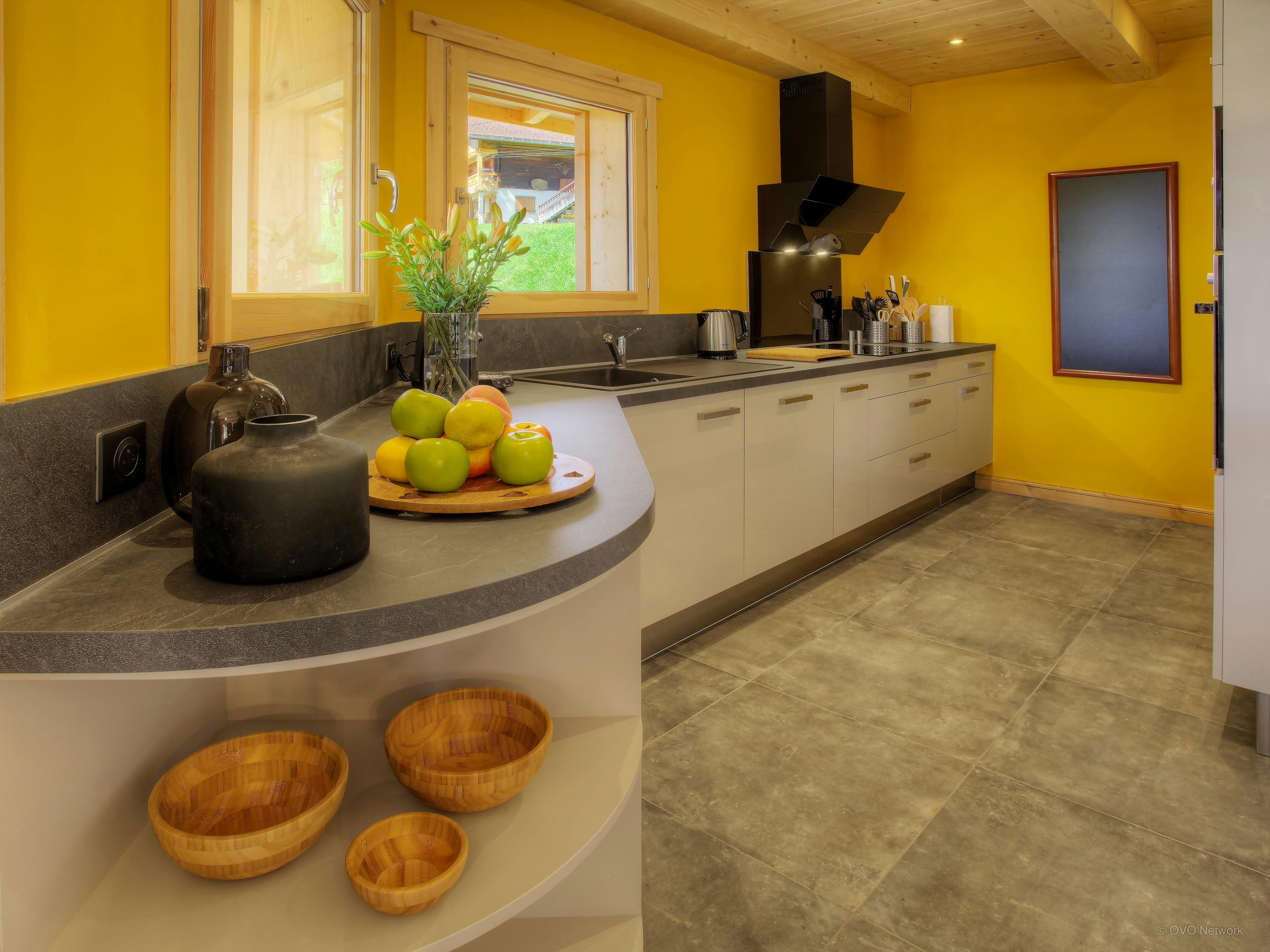 En famille pour 11 avec jacuzzi, proche village