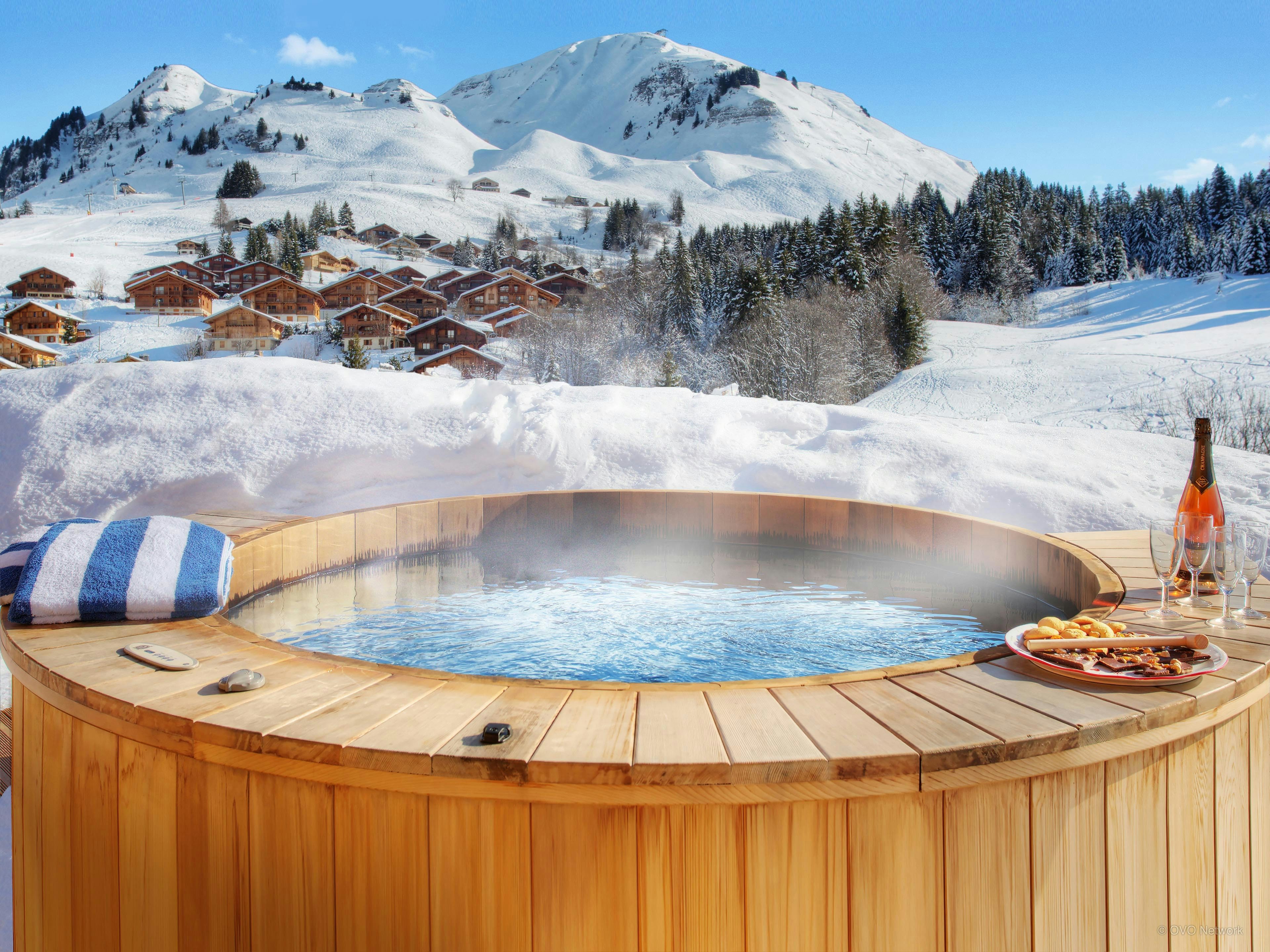 Vue sur les pistes, jacuzzi et jeux