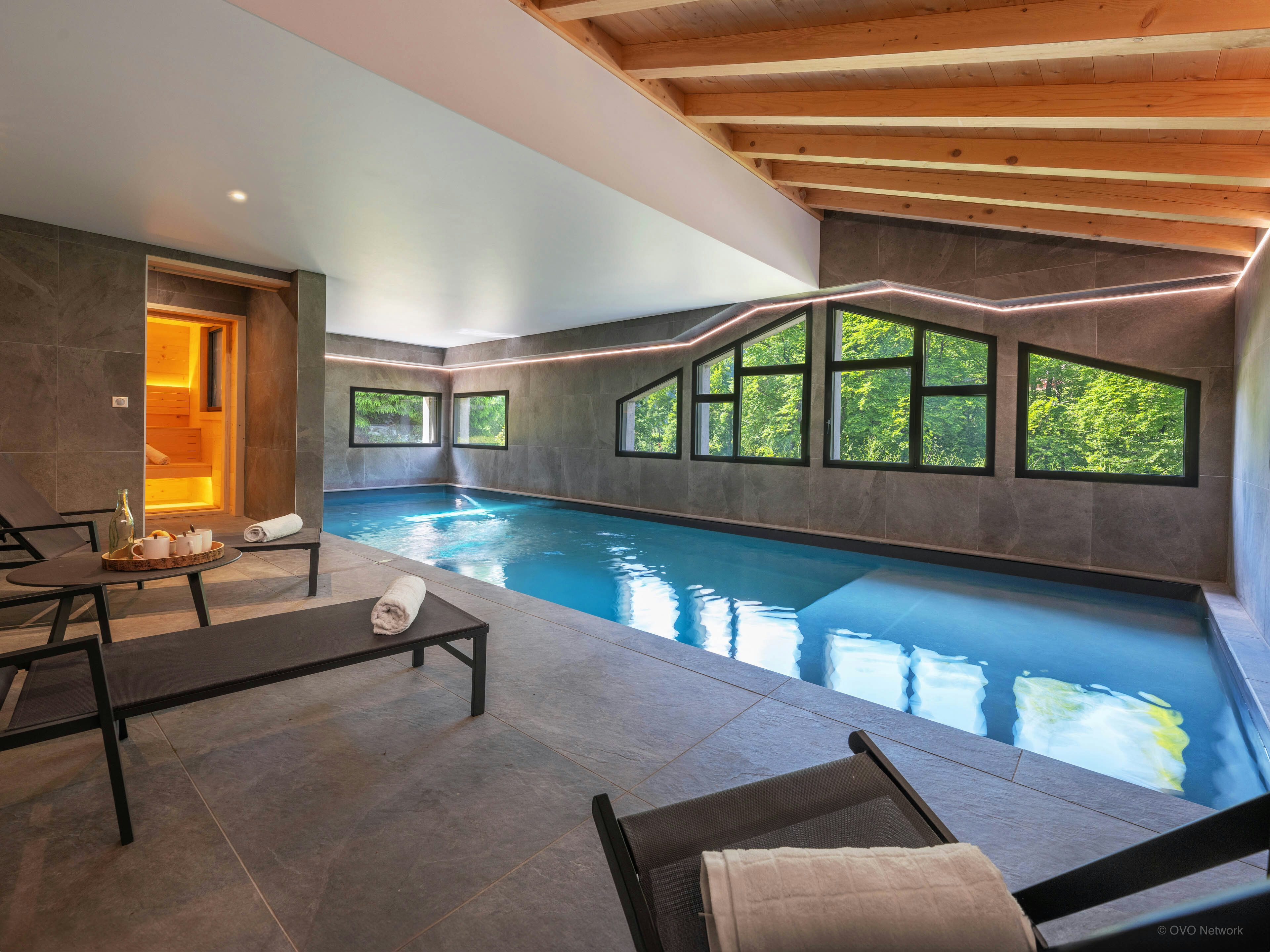 Séjour alpin 14p (13 adultes max) avec piscine intérieure