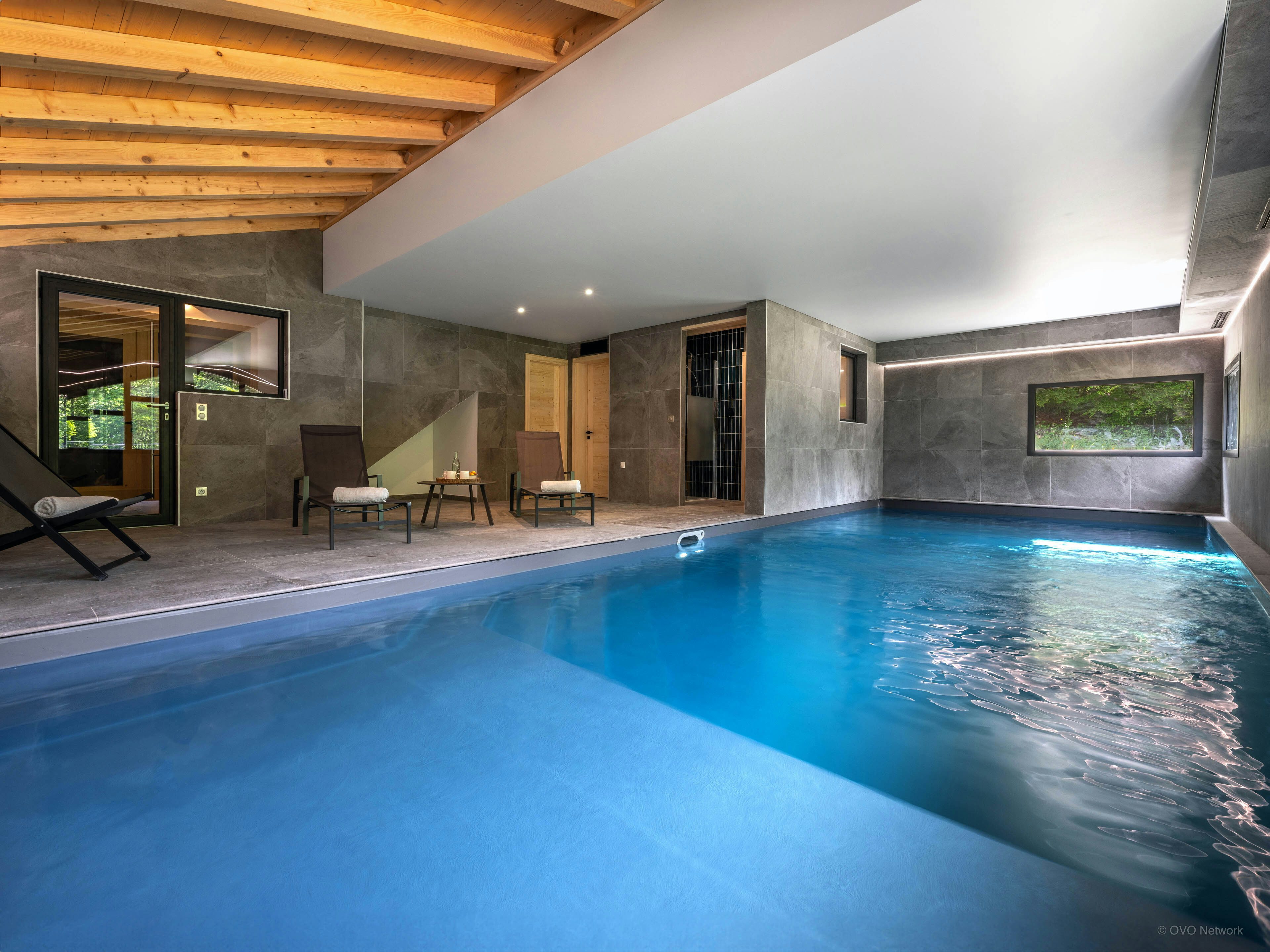 Séjour alpin 14p (13 adultes max) avec piscine intérieure