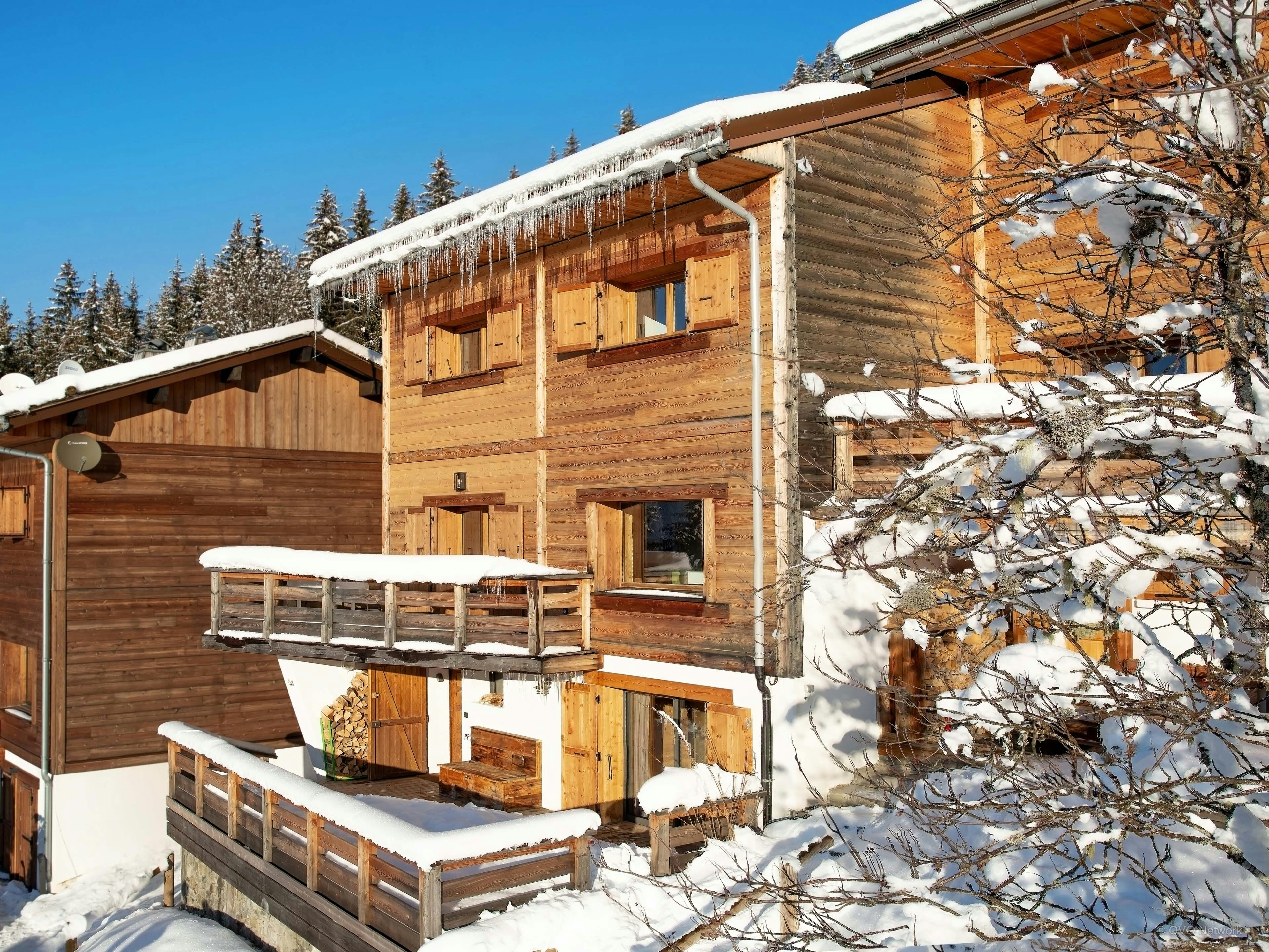 Skis aux pieds pour 12, belle vue