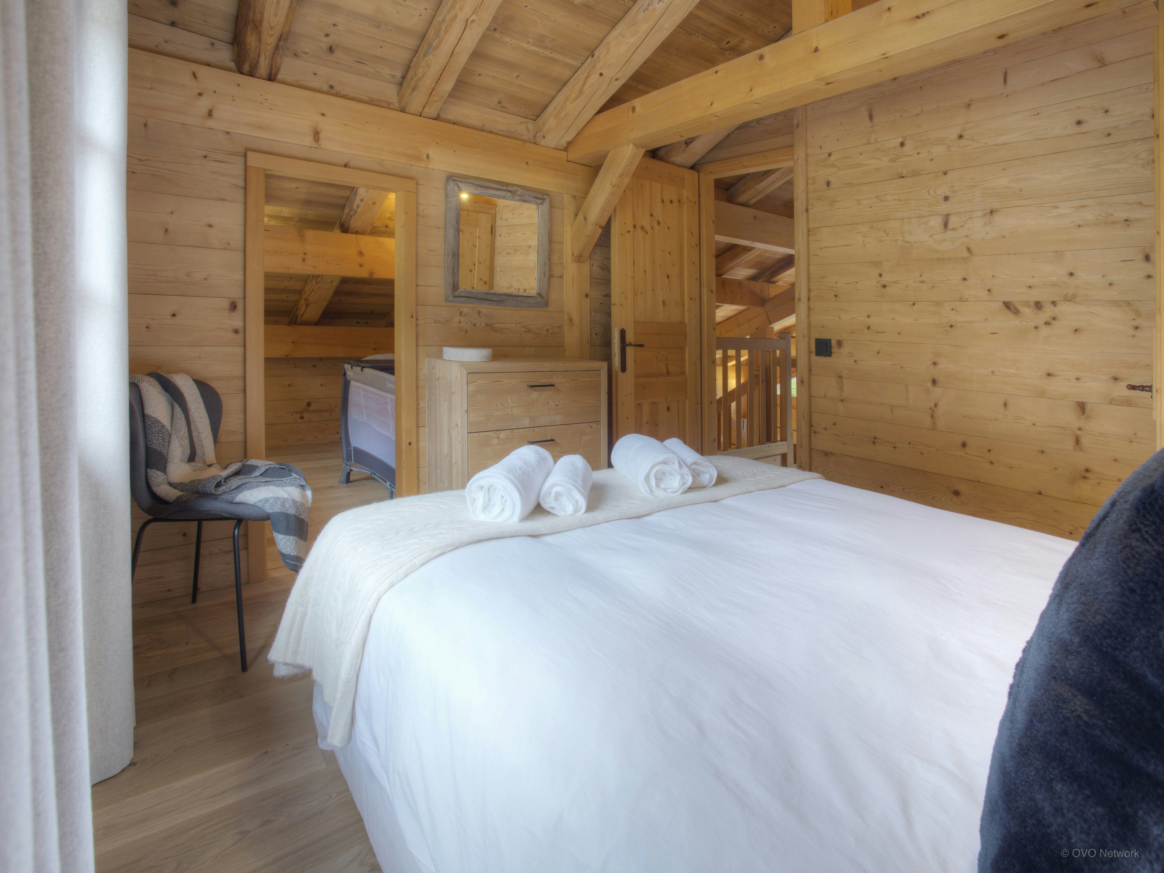 Jacuzzi et superbe vue depuis la terrasse