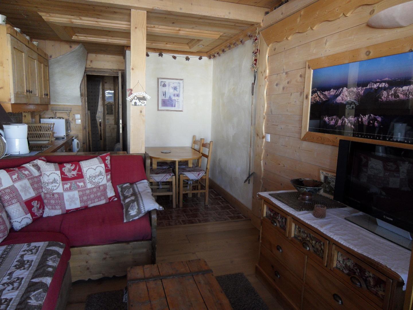 Belle plagne magnifique duplex 6 pers , 3 piéces , style chalet bois .Parking couvert privatif option