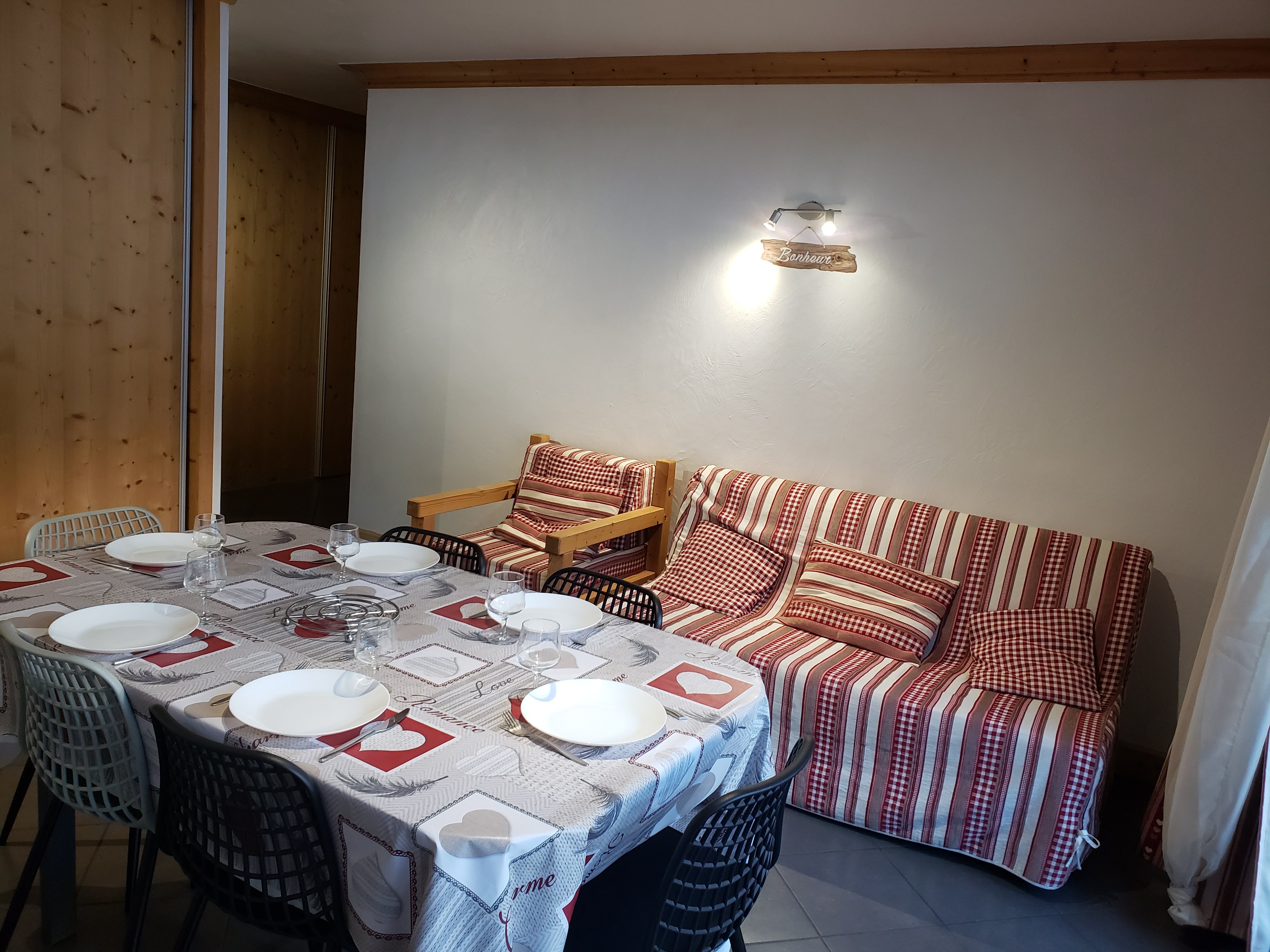 Appartement 6-8P pied de piste hiver et pleine verdure l'été 