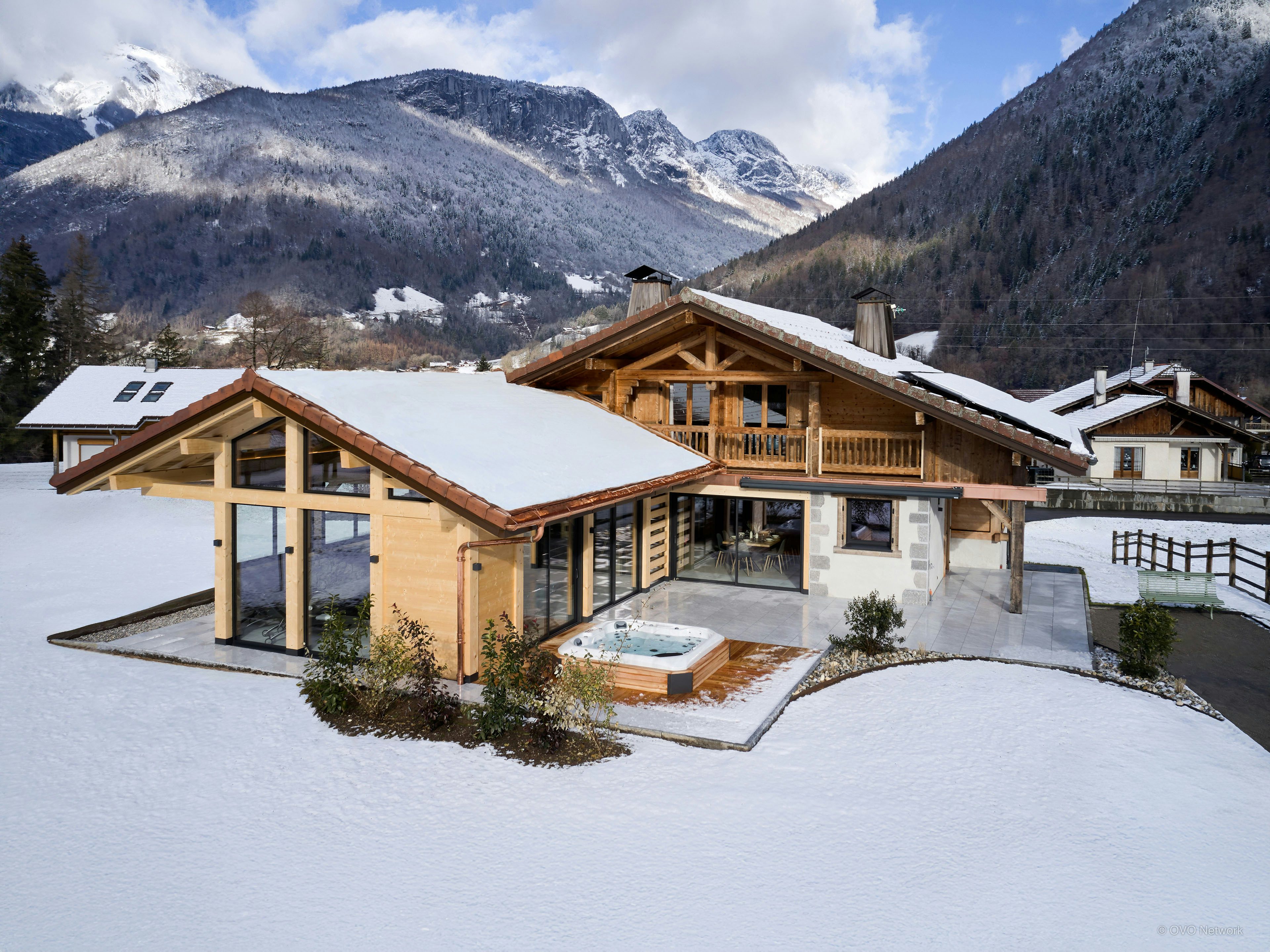 Séjour pour 12 - sauna, jacuzzi et terrasse