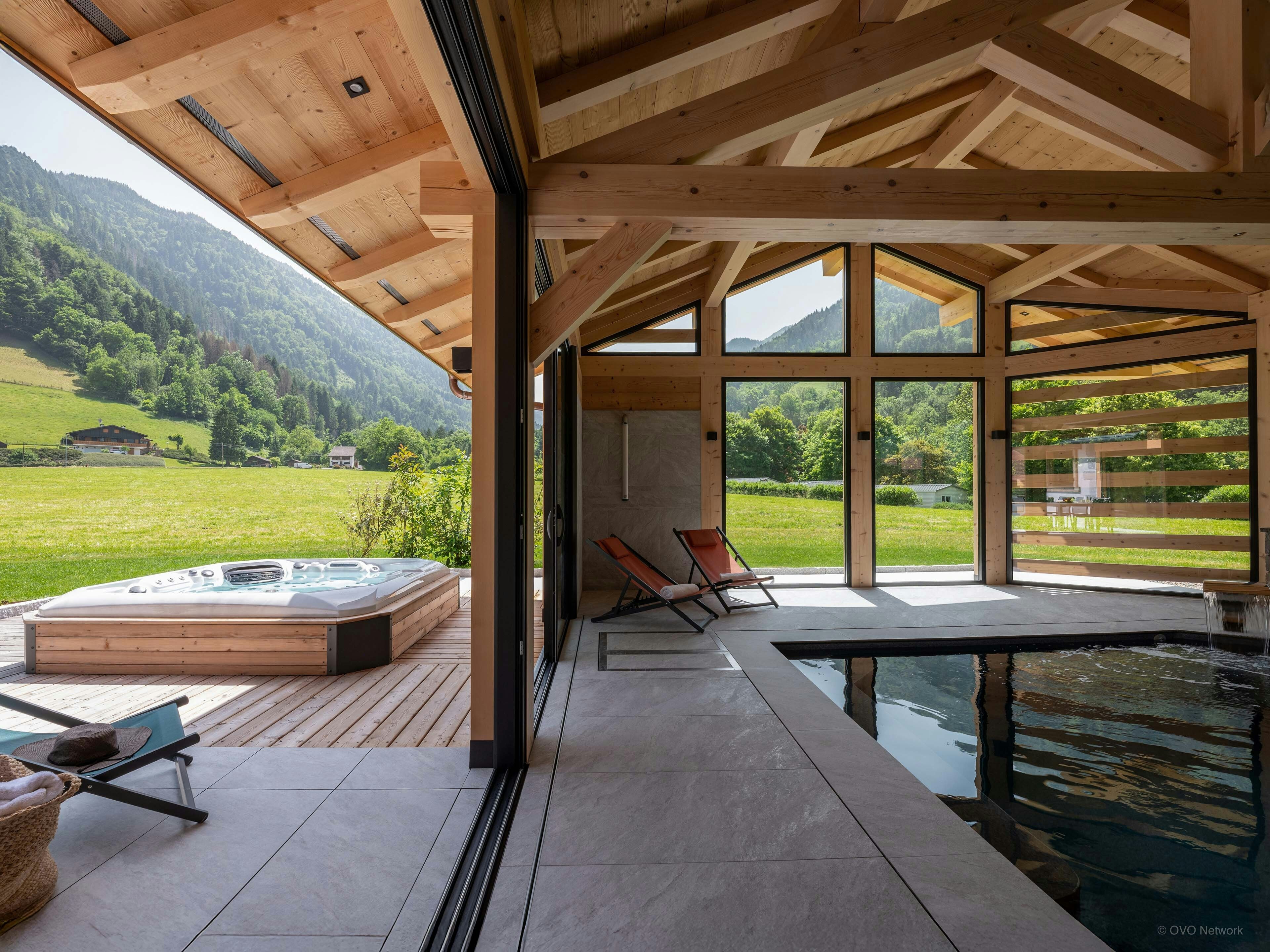 Séjour pour 12 - sauna, jacuzzi et terrasse