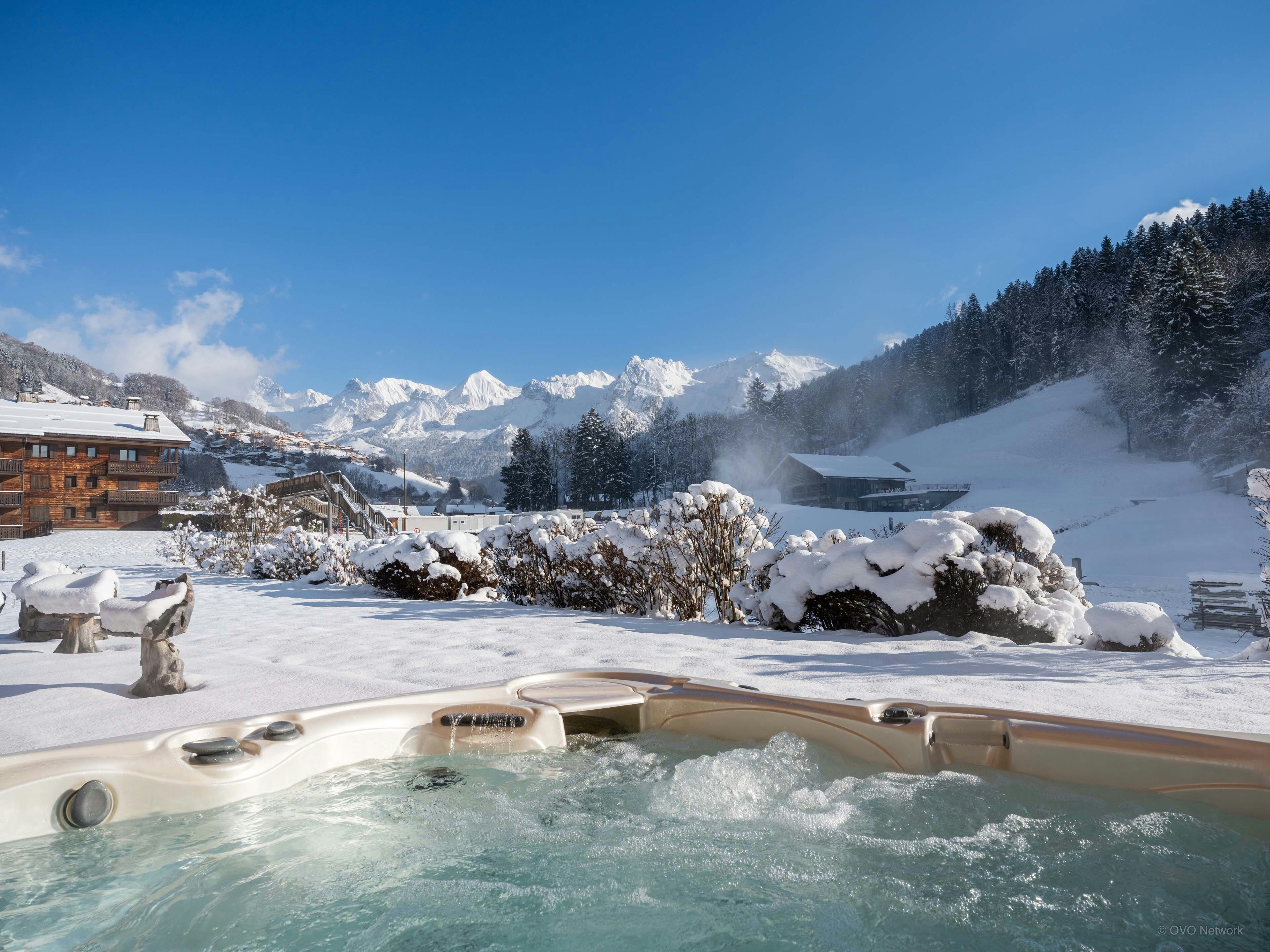 Sauna, jacuzzi, jardin plat - proche remontées & pistes