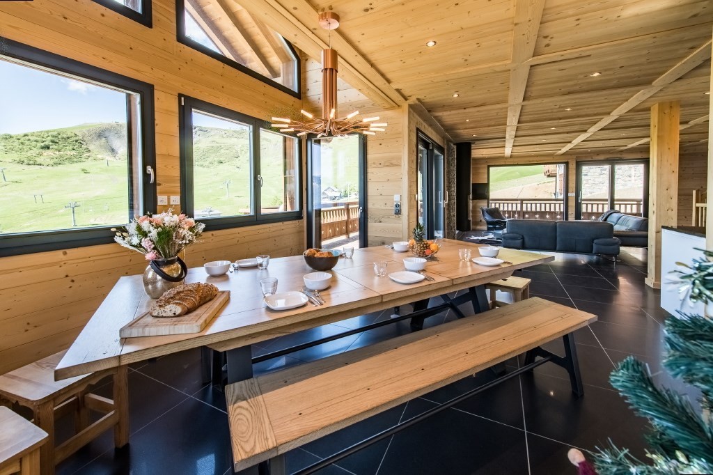 Chalet sur les pistes avec piscine et home cinéma