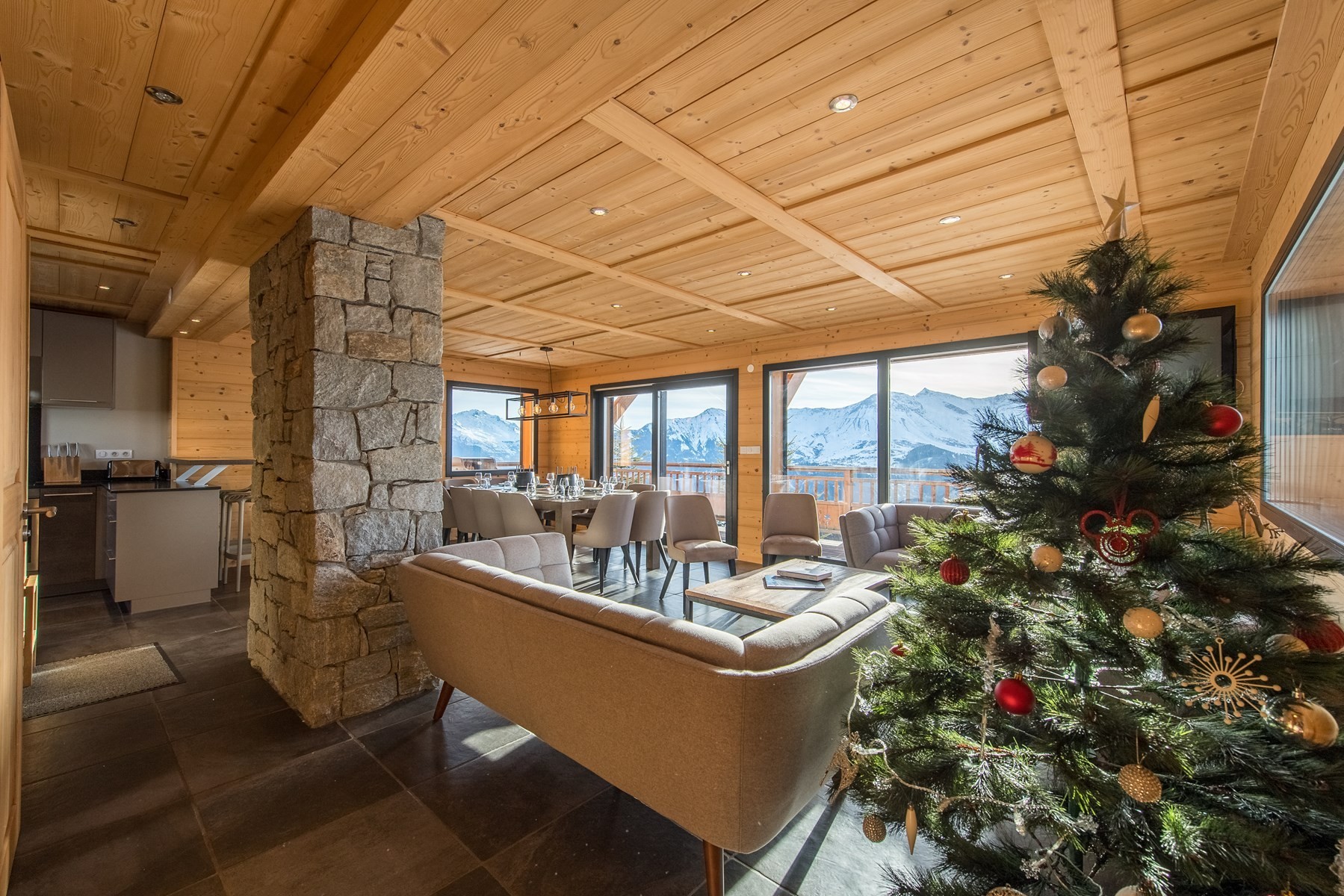 Chalet proche piste avec jacuzzi et home cinéma