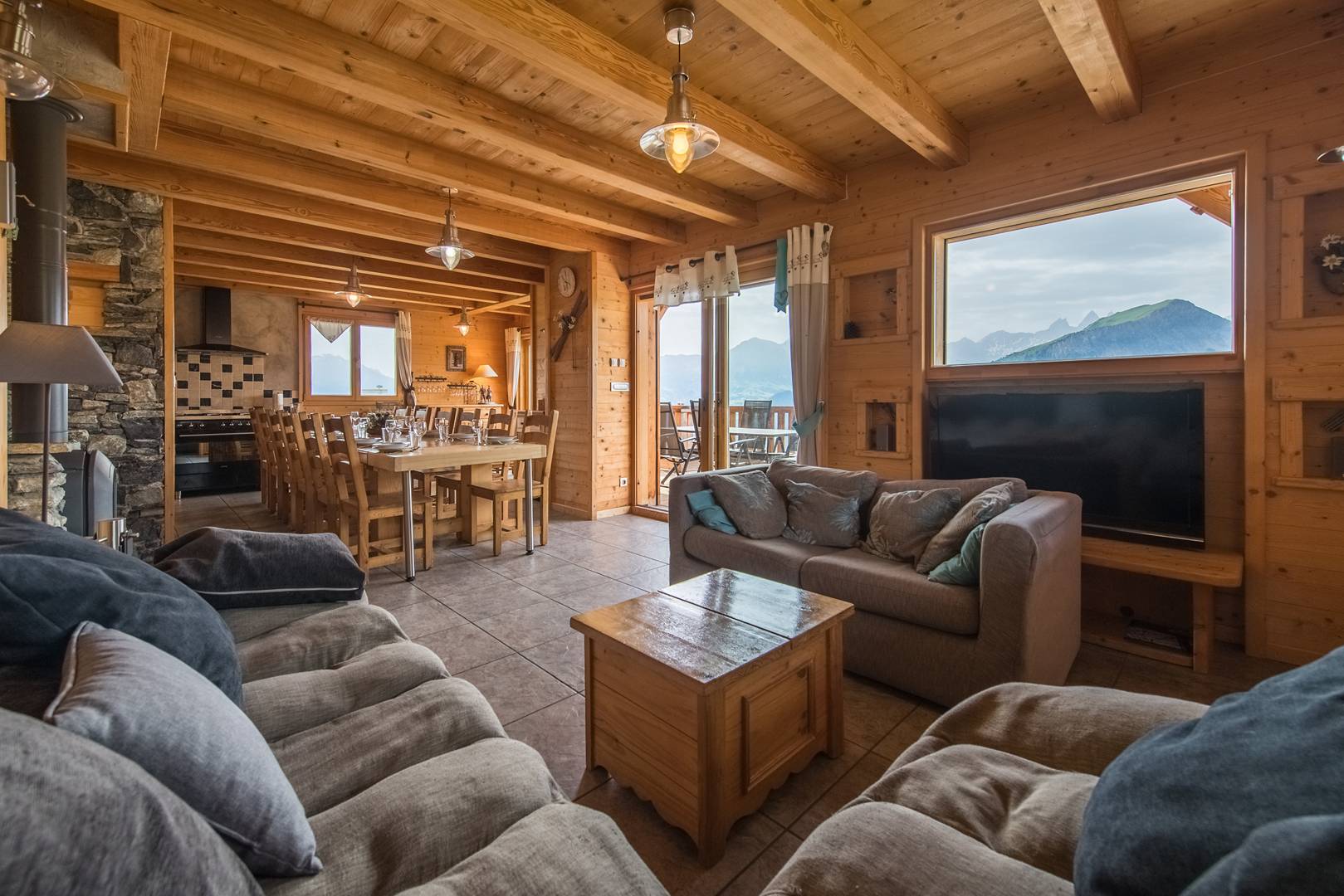 Vaste appartement avec Jacuzzi dans chalet