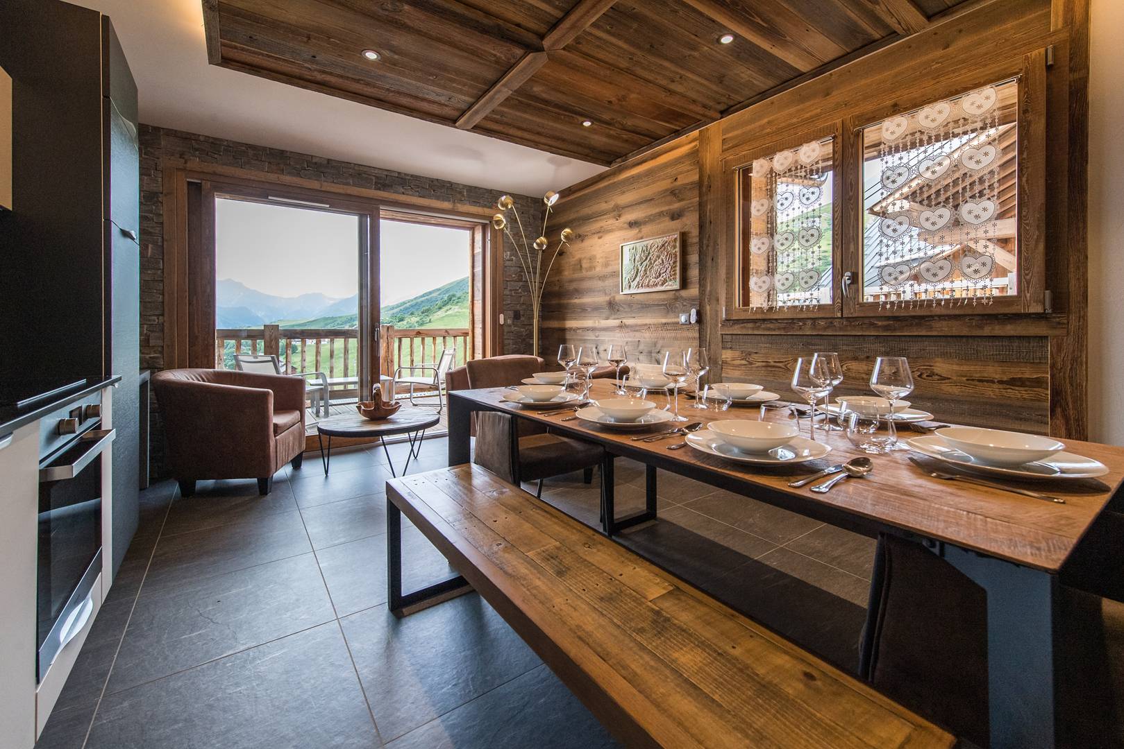 Vaste appartement en vieux bois sur les pistes, vue panoramique