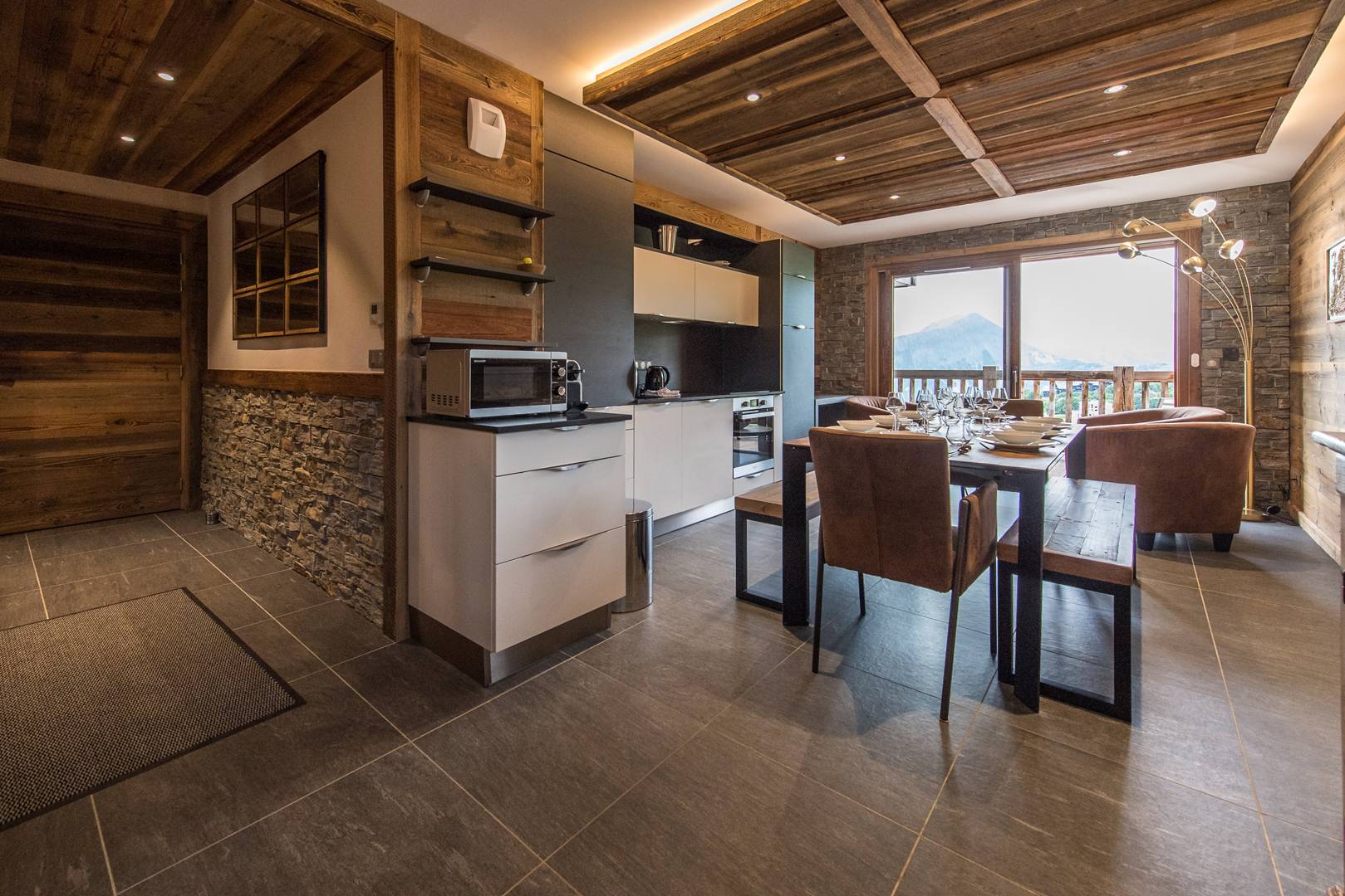 Vaste appartement en vieux bois sur les pistes, vue panoramique