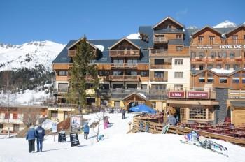 APPARTEMENT 8/10 personnes LE GRENIER,  Saint François Longchamp SKIS AUX PIEDS