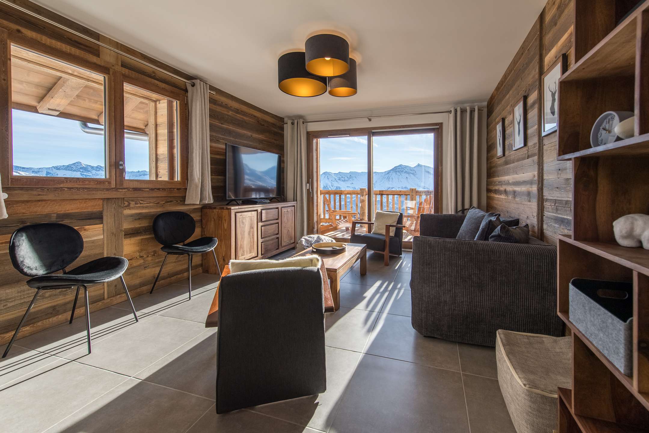 Vaste appartement en vieux bois sur les pistes, vue panoramique