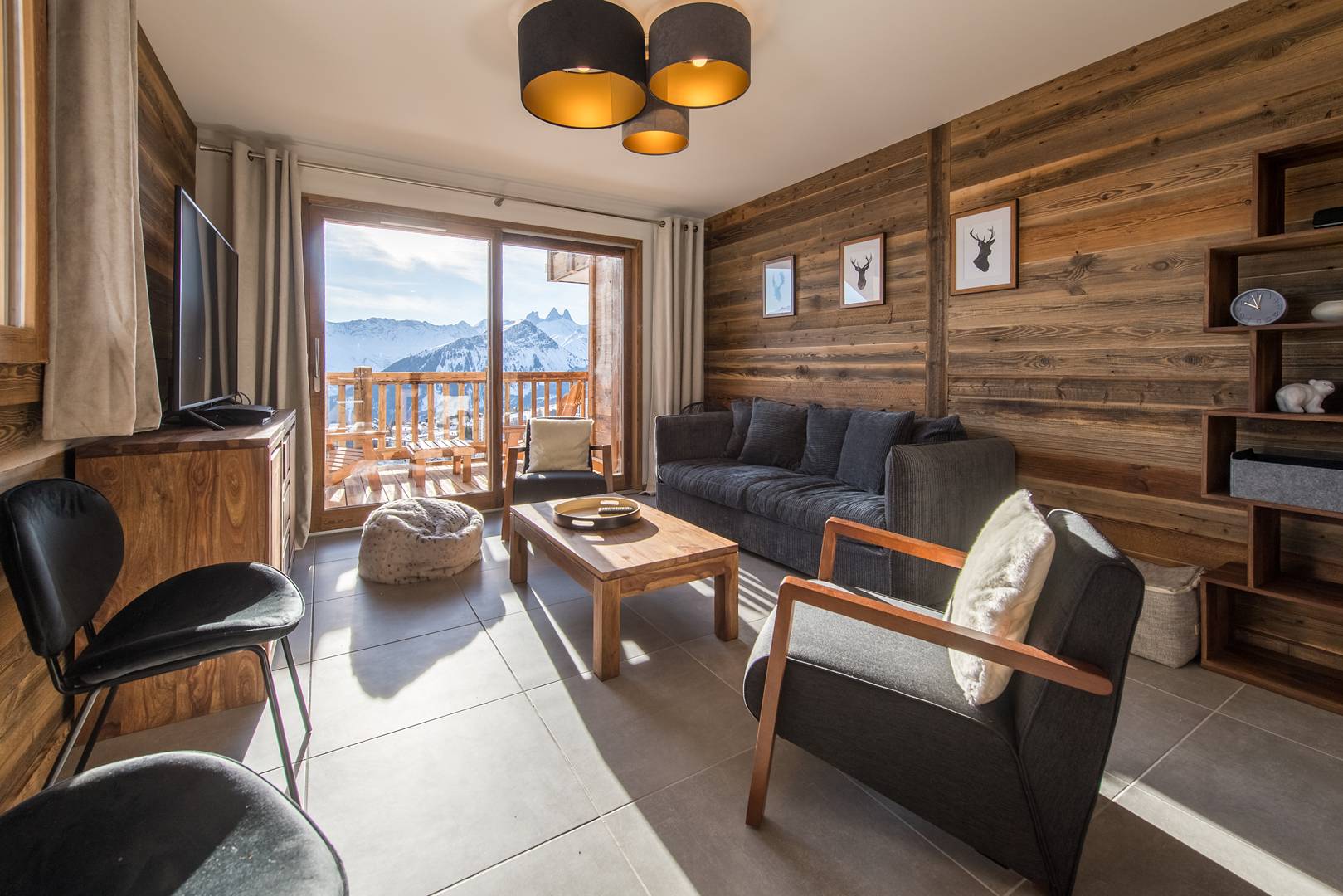Vaste appartement en vieux bois sur les pistes, vue panoramique