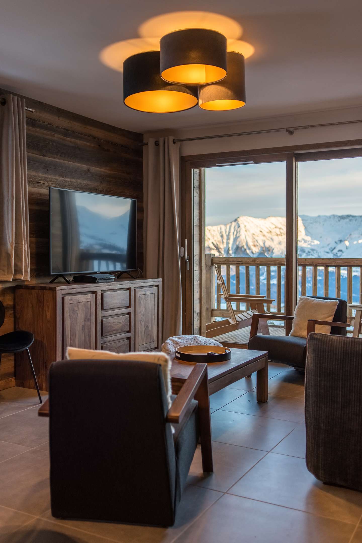Vaste appartement en vieux bois sur les pistes, vue panoramique