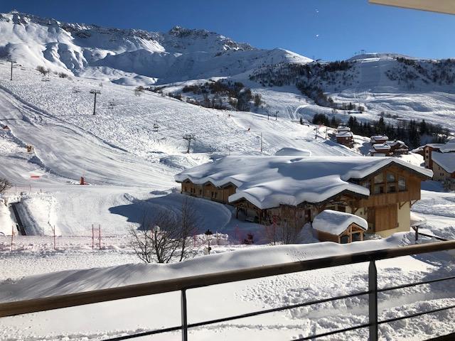 8 PERSONNES COEUR DE STATION -75 M2 - 3 CHAMBRES - PARKING PRIVATIF COUVERT