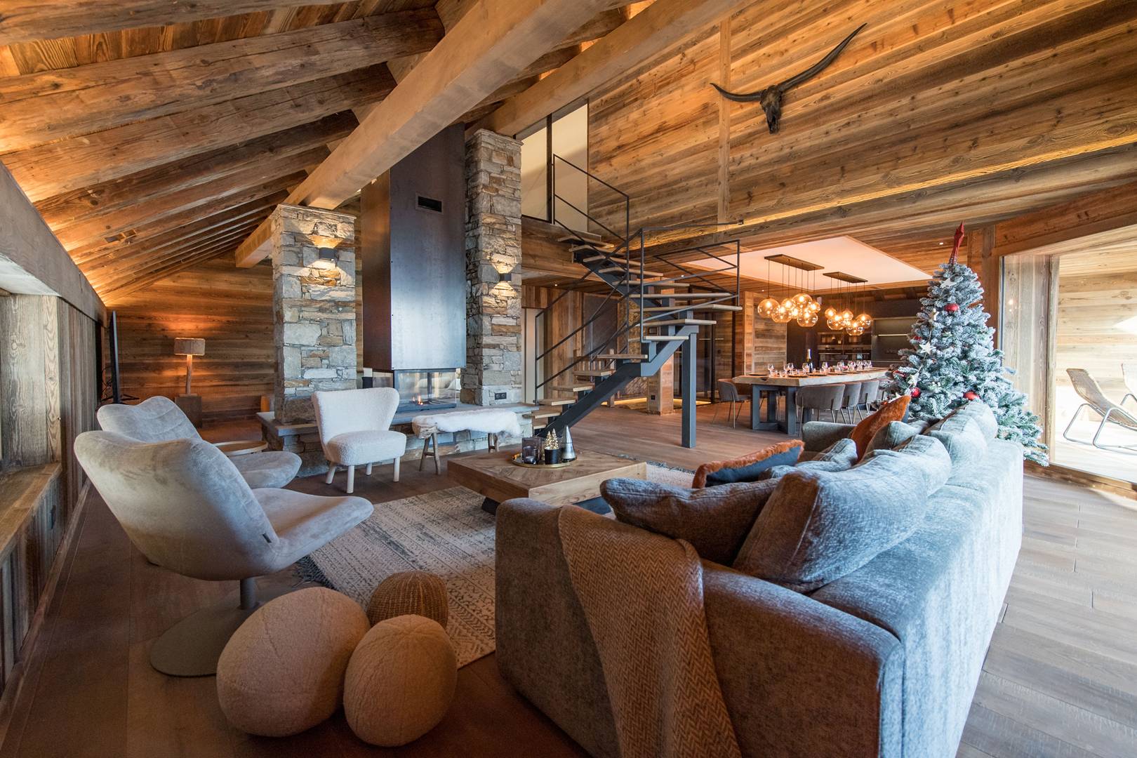Luxueux chalet avec piscine intérieure, sauna et home cinéma