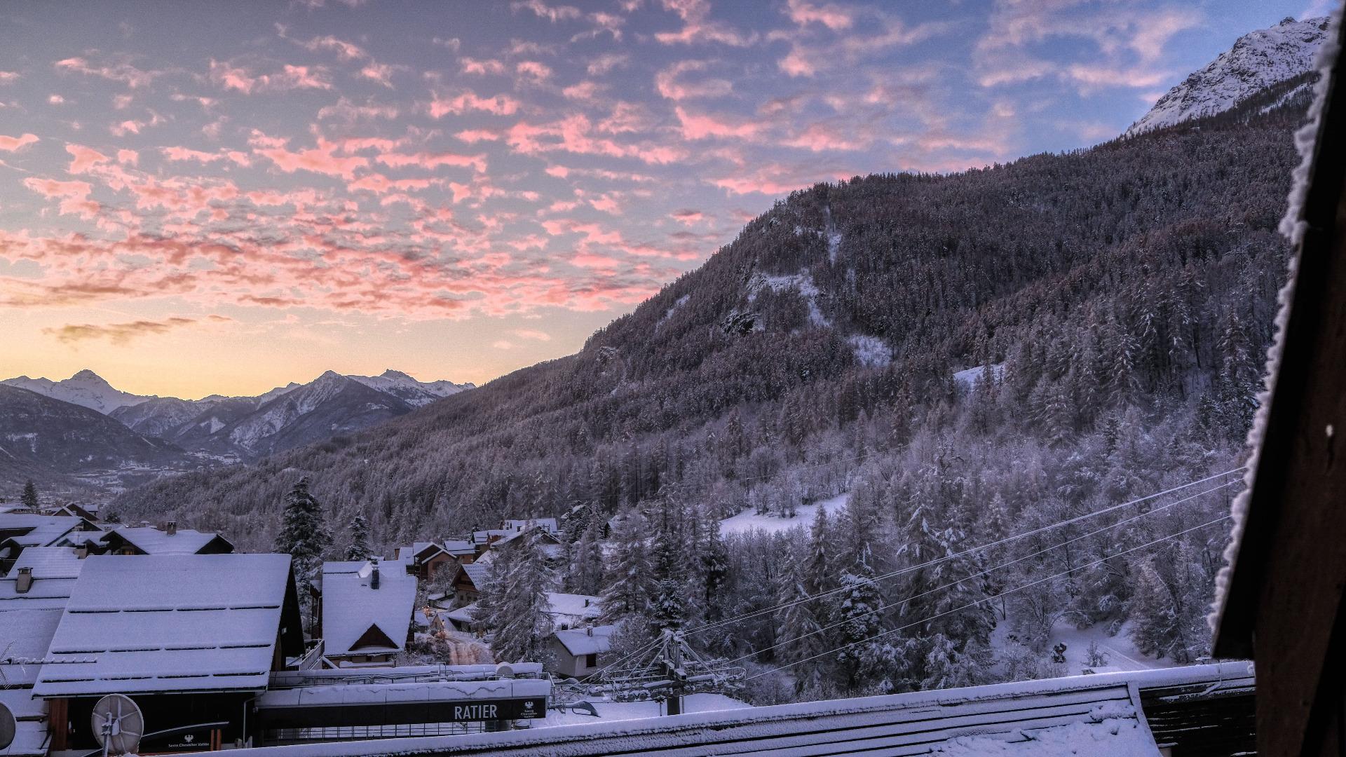 LAZARUS - belle décoration et vue sur la montagne