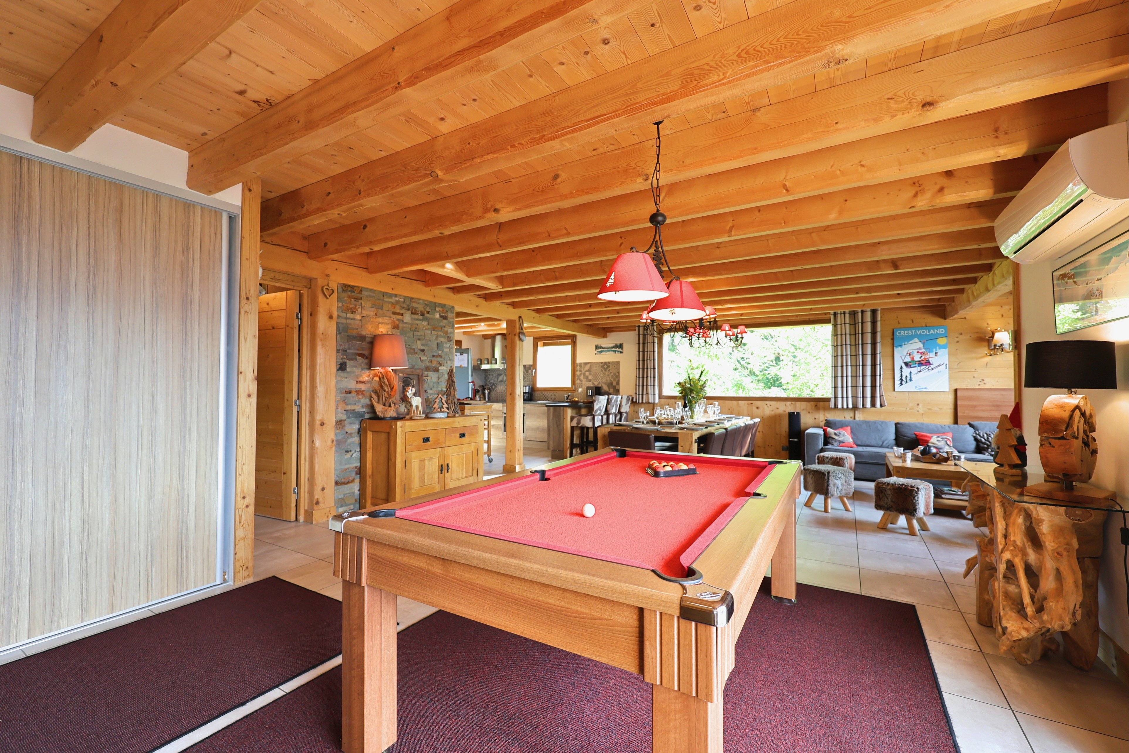  Les flocons 8/15 personnes très spacieux - Au pied des pistes, sauna, jacuzzi et billard 